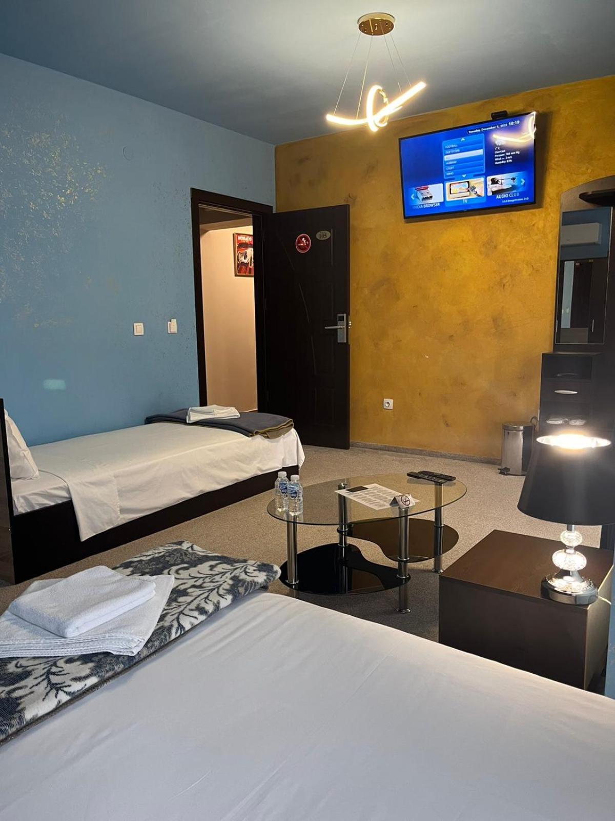 Triple Room with Terrace photo 1