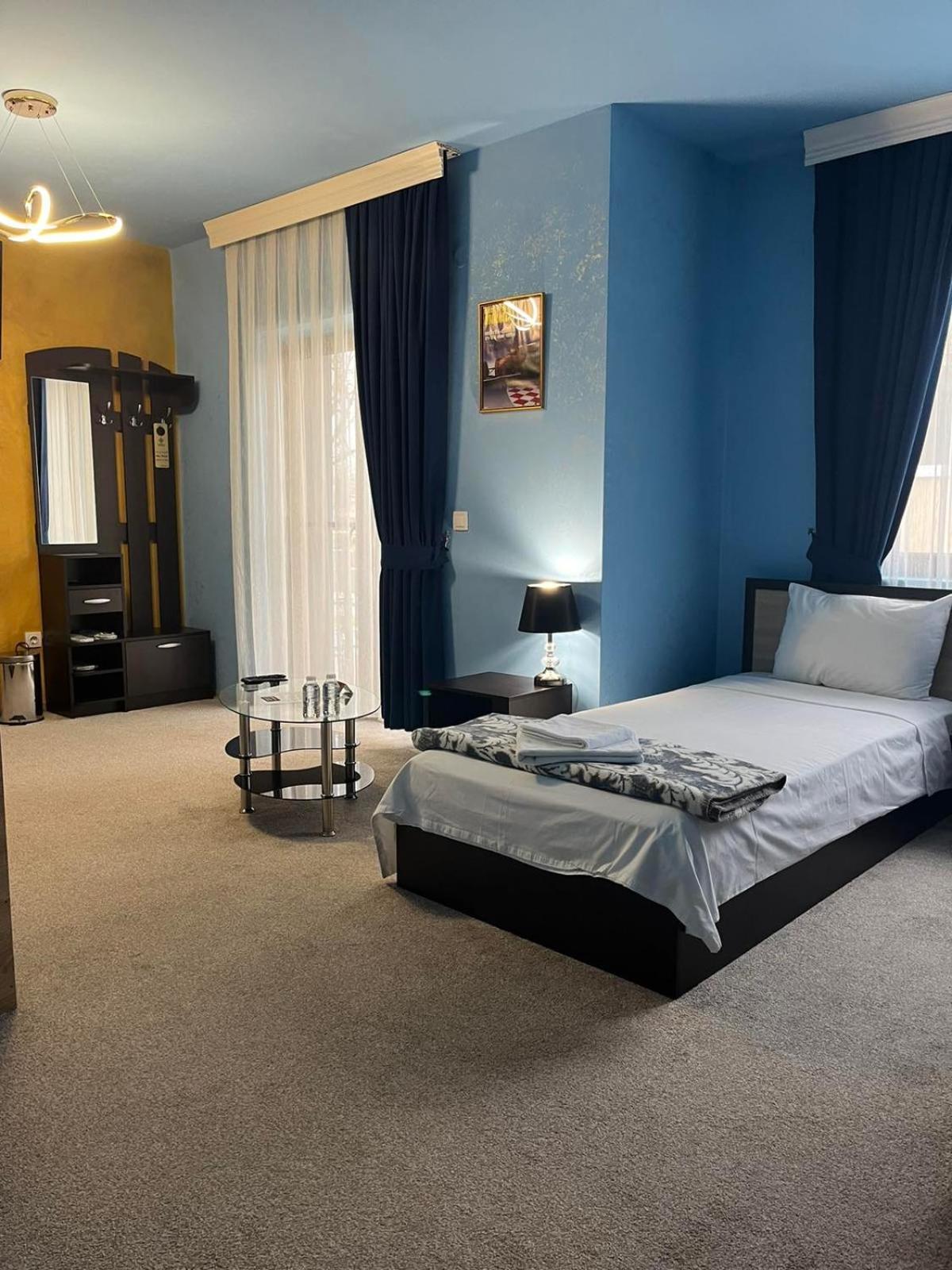 Triple Room with Terrace photo 3