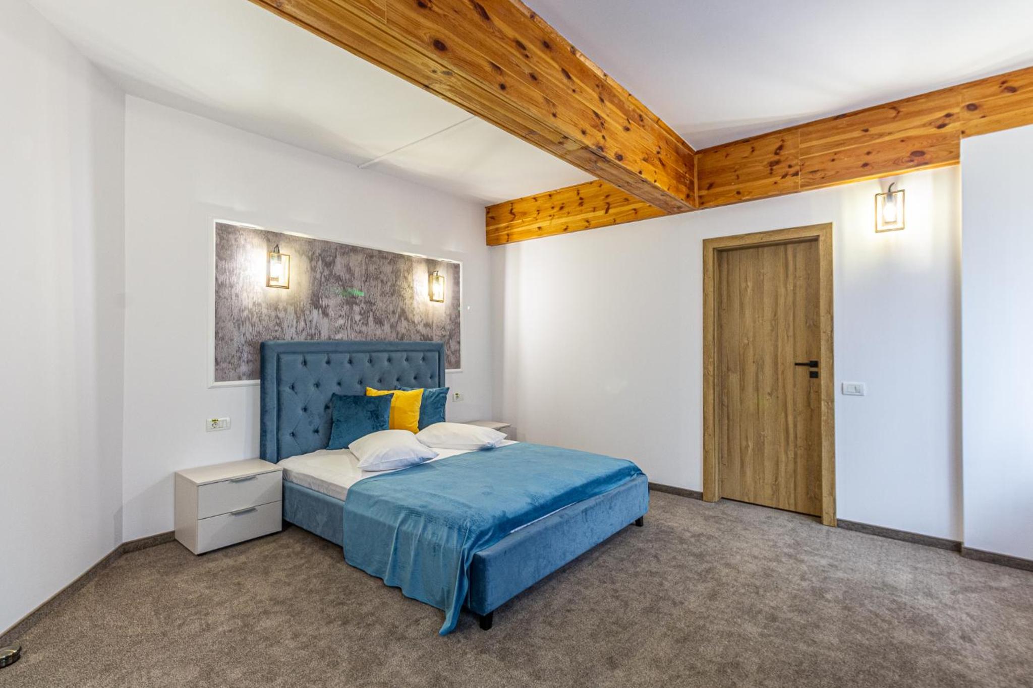 Double Room with Mountain View