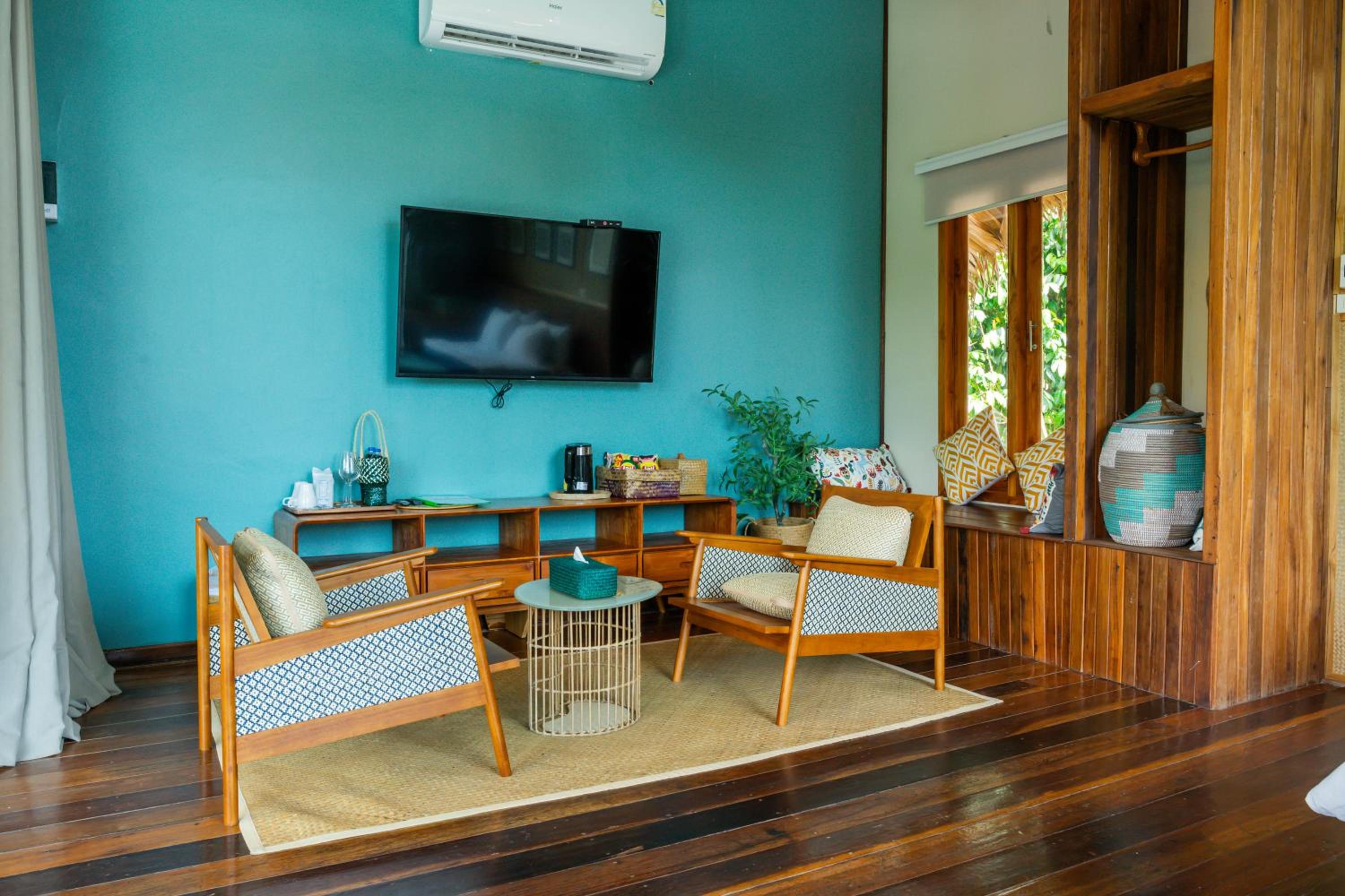 King Room with Balcony photo 2