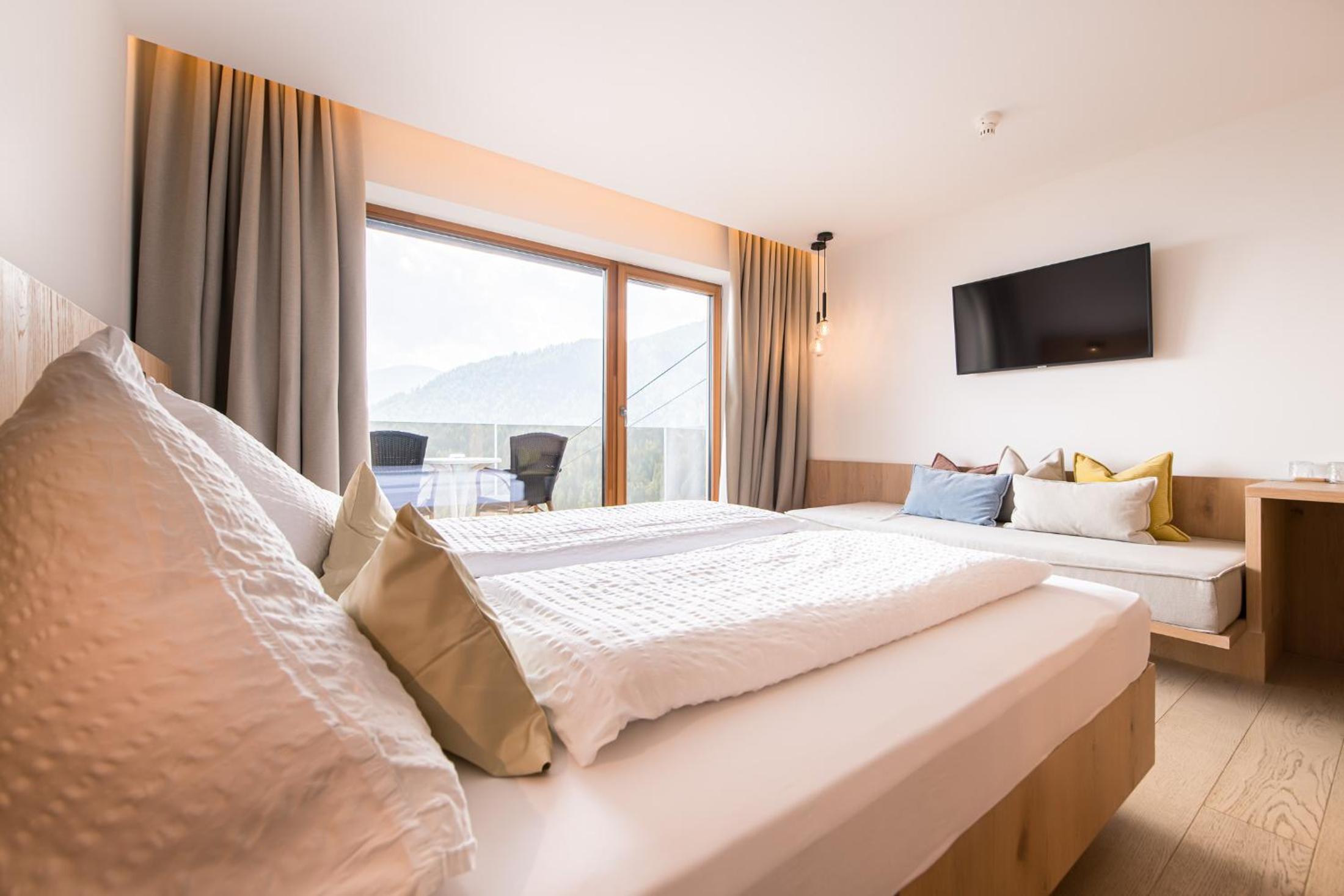 Deluxe Double Room with Mountain View photo 1