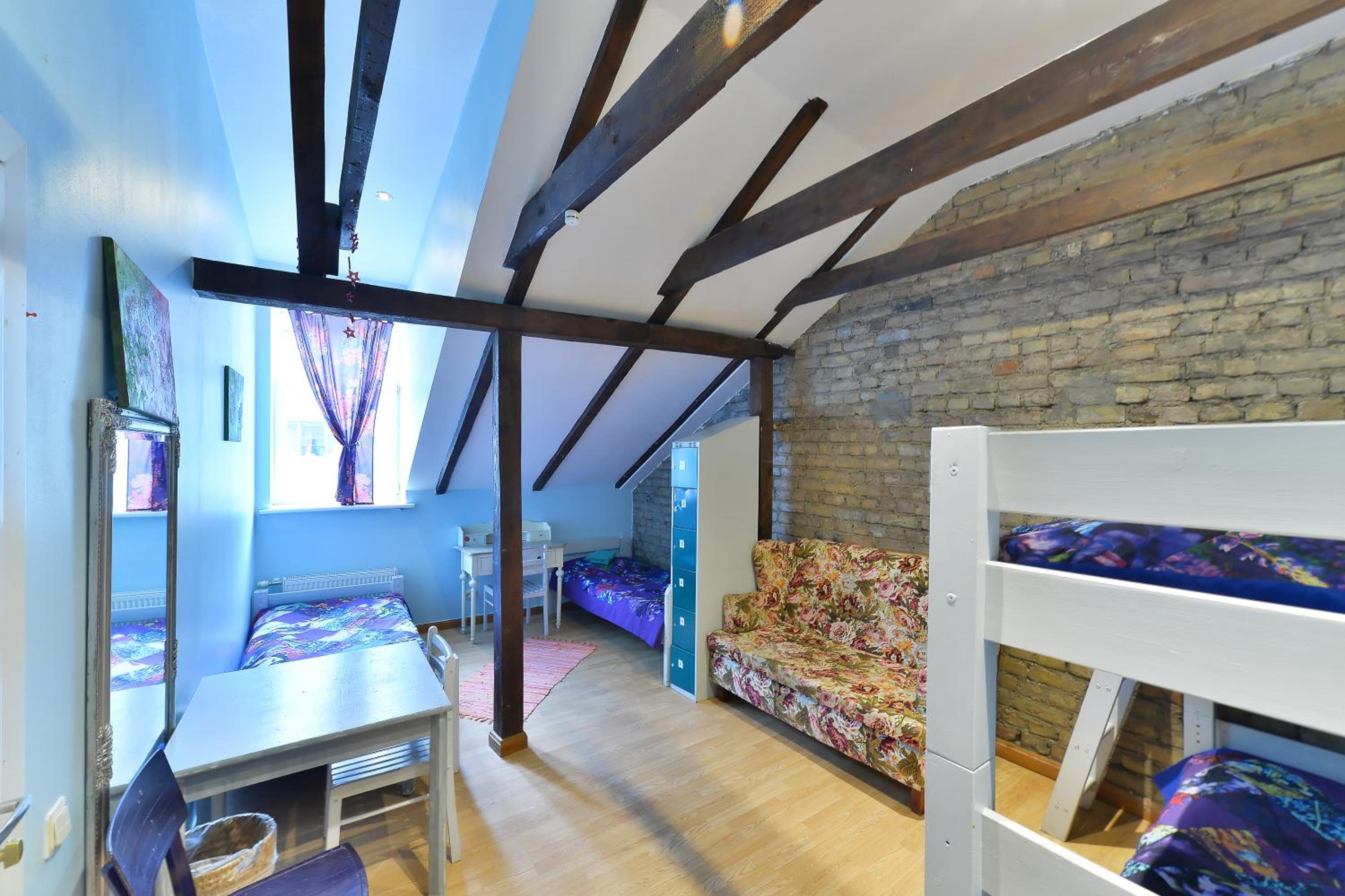 Bed in 4-Bed Female Dormitory Room photo 2