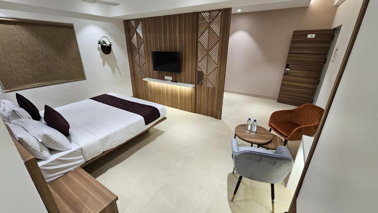 Suite - Photo 5