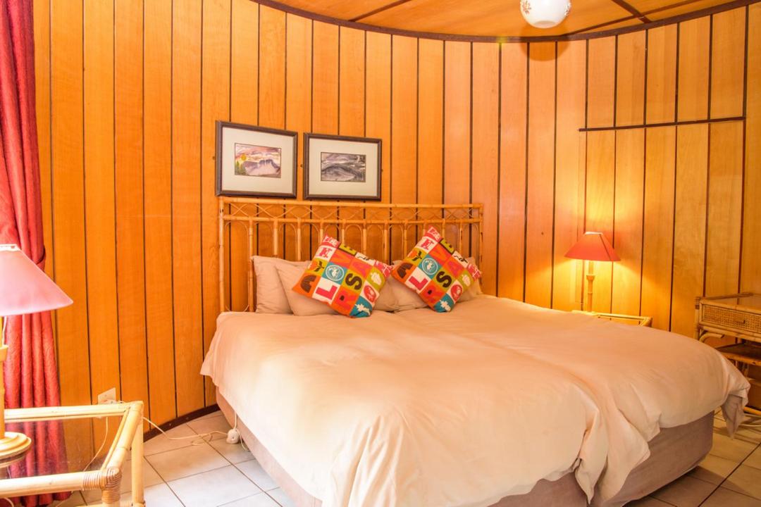 Standard Twin Room - Photo 8