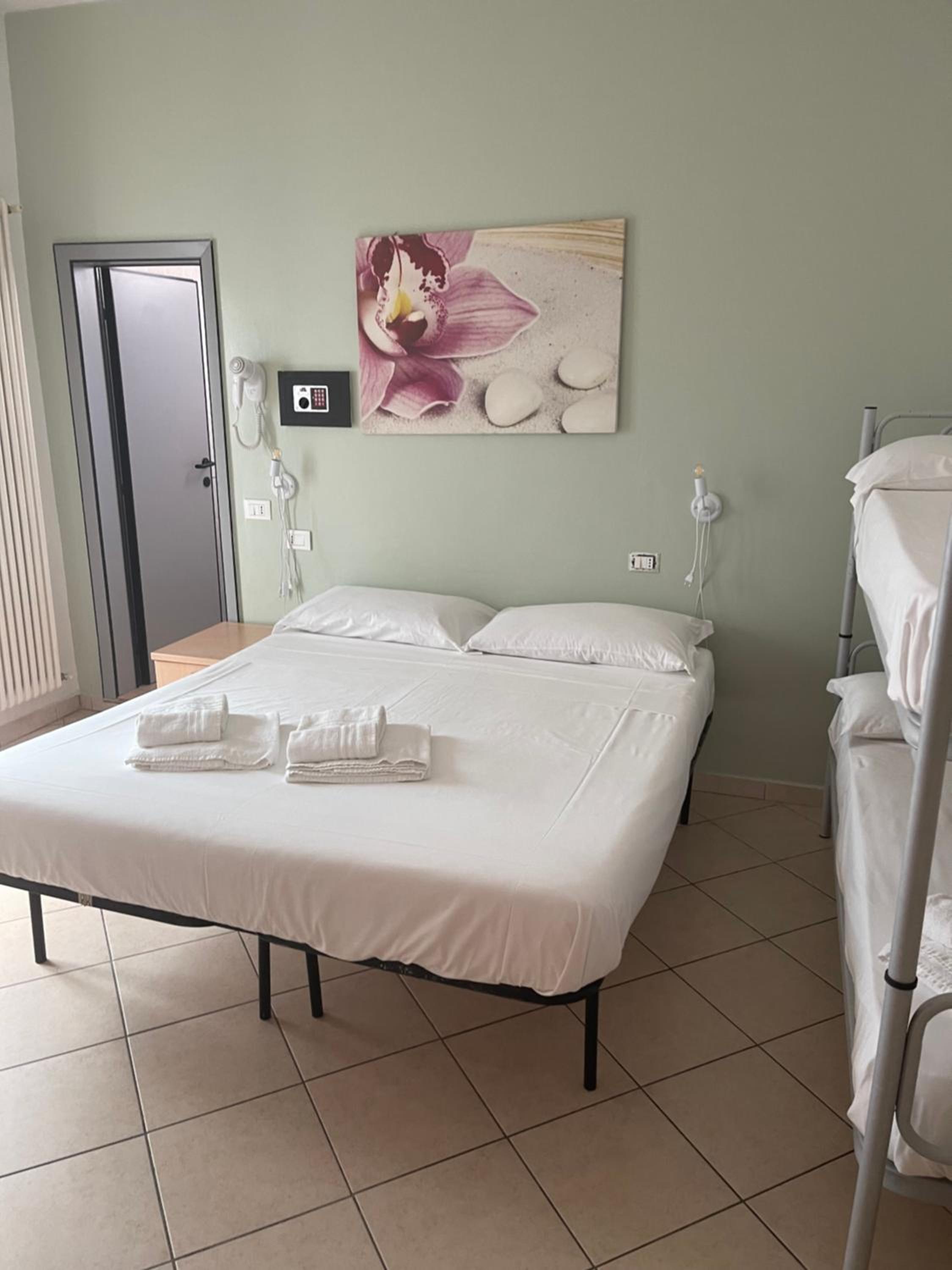 One-Bedroom Apartment with Balcony
