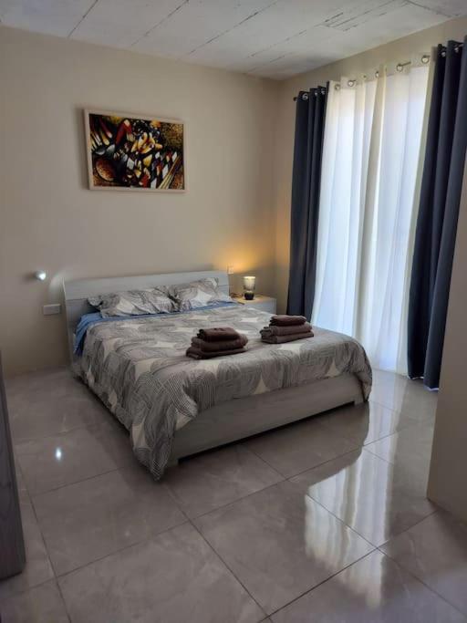 Three-Bedroom Apartment photo 2