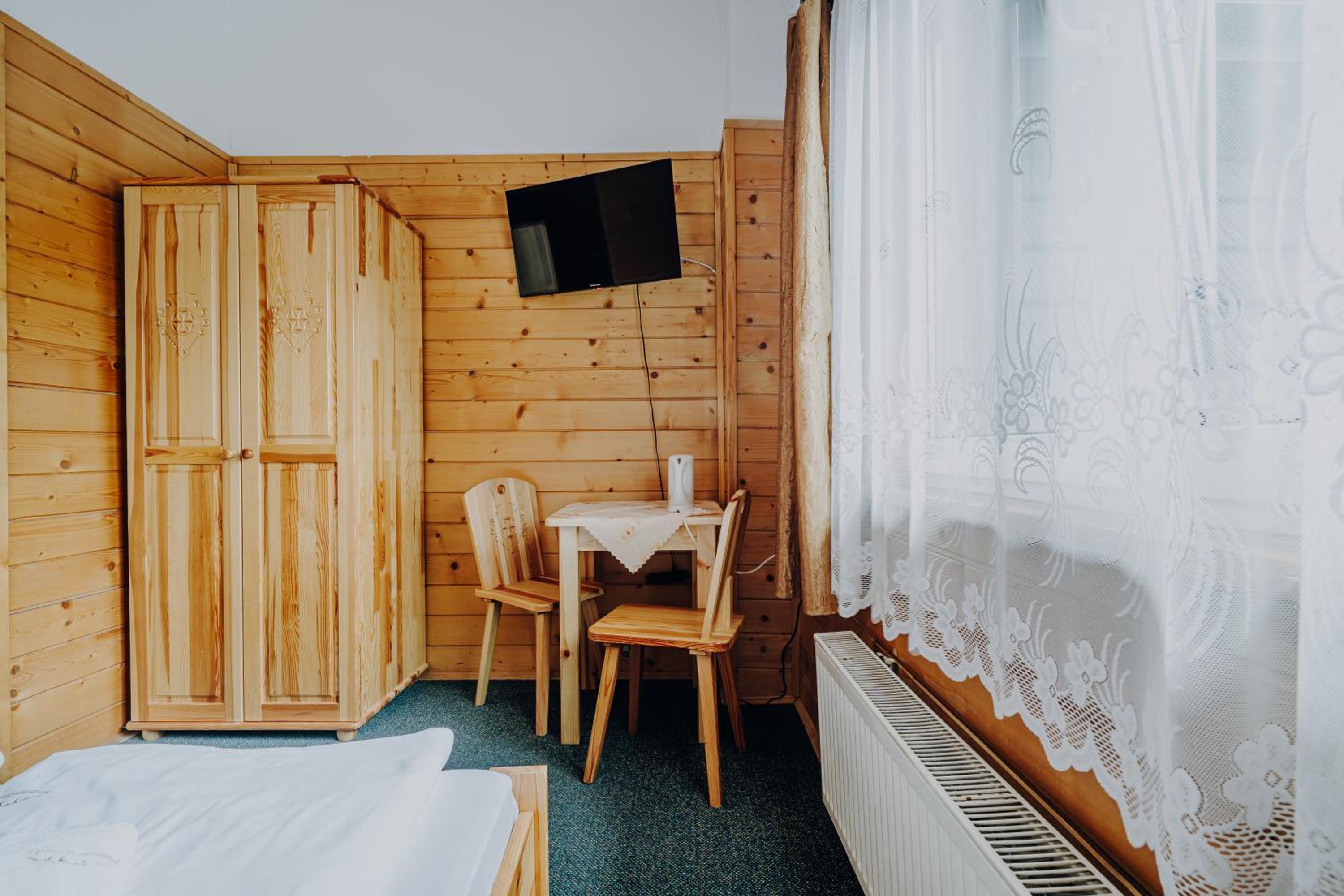 Double Room with Private Bathroom - Photo 6
