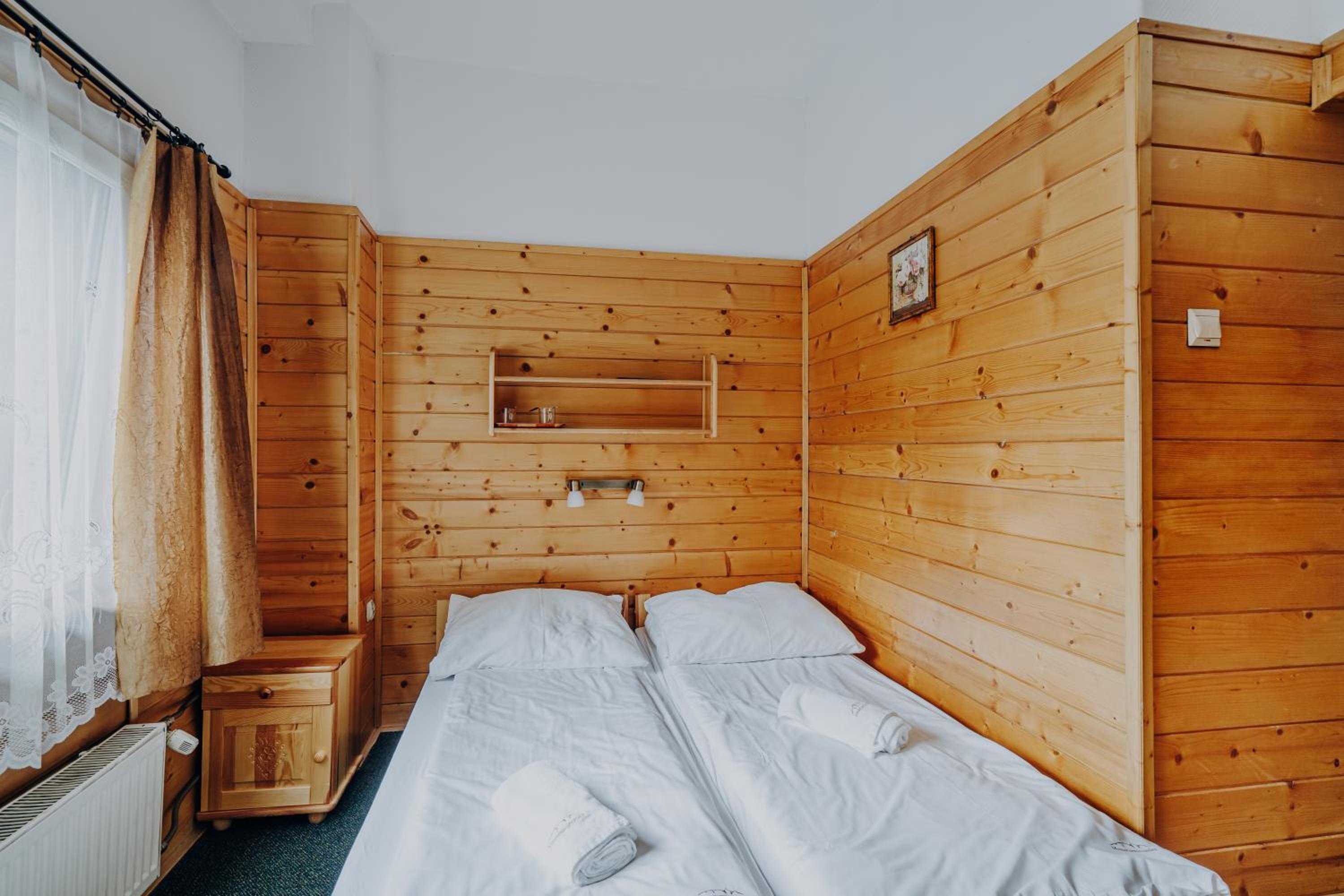 Double Room with Private Bathroom - Photo 7