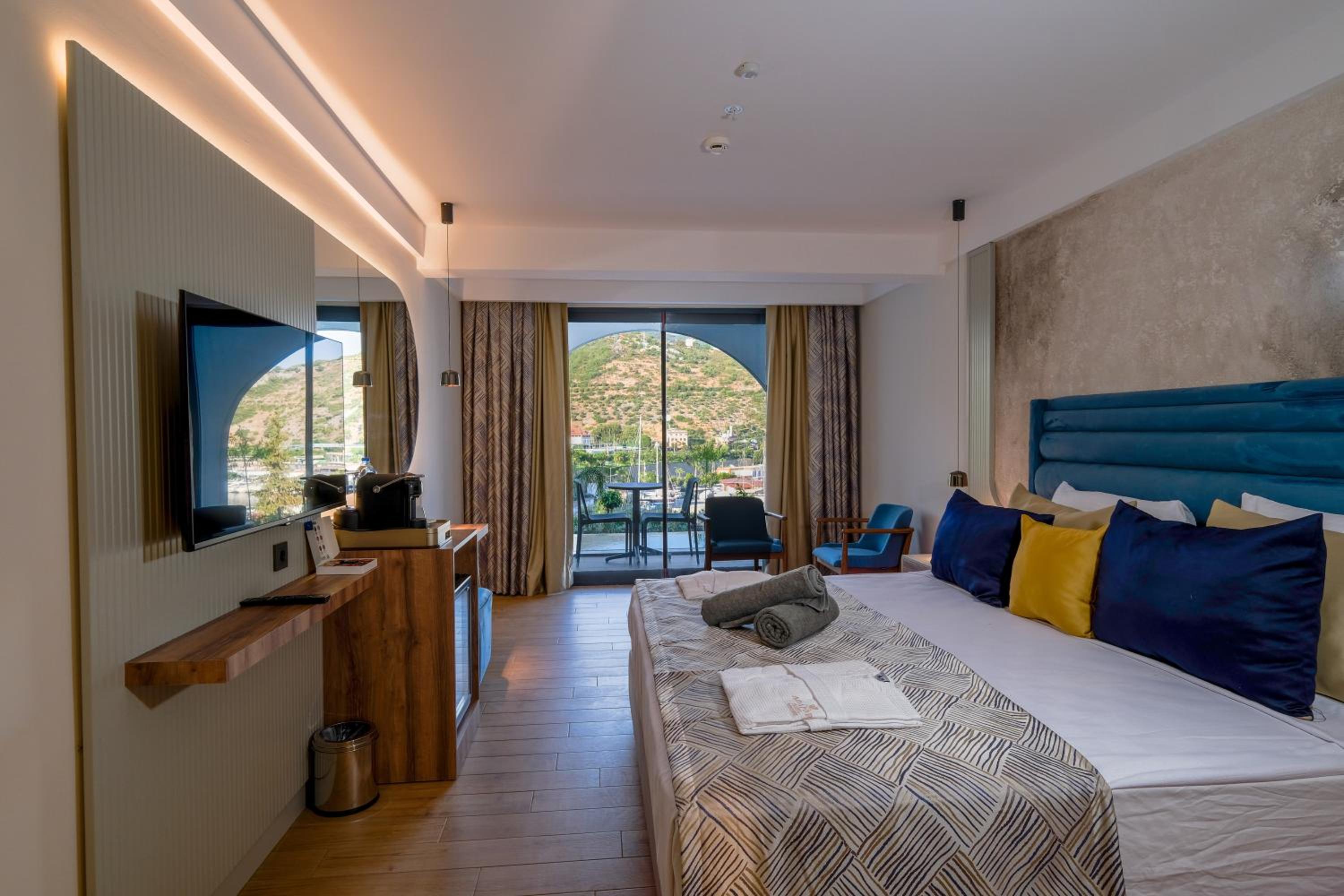  Double Room with Pool Access