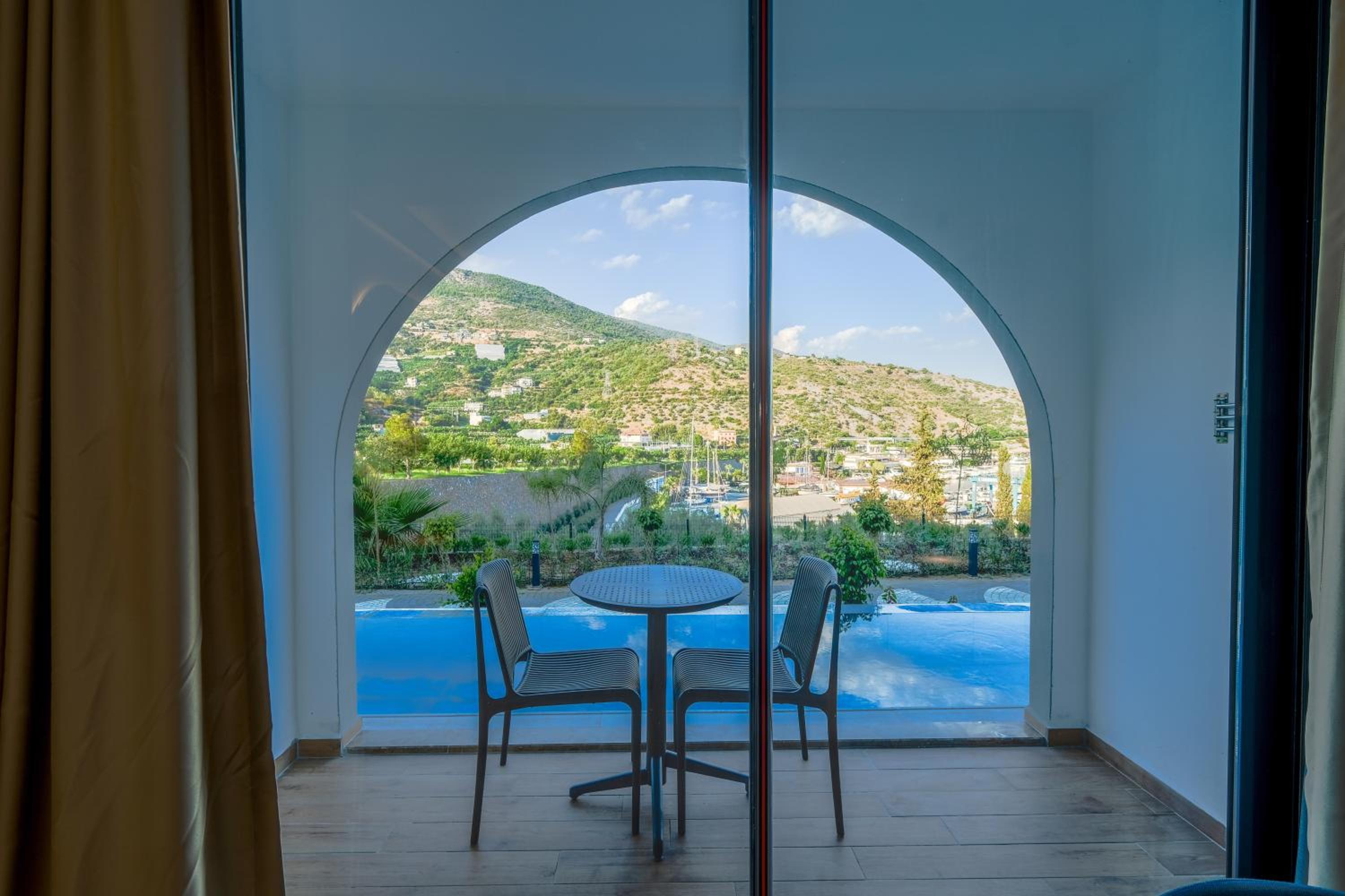  Double Room with Pool Access photo 3