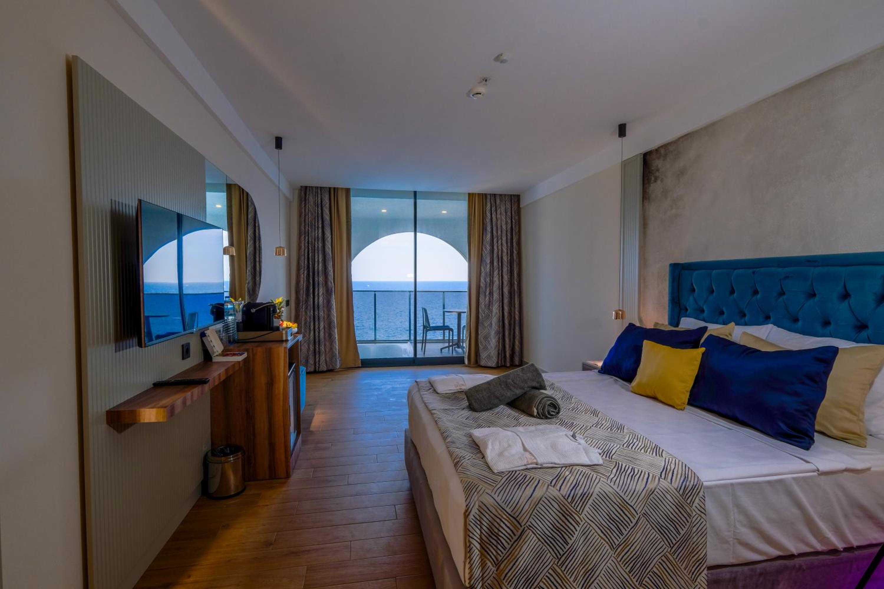 Superior King Room