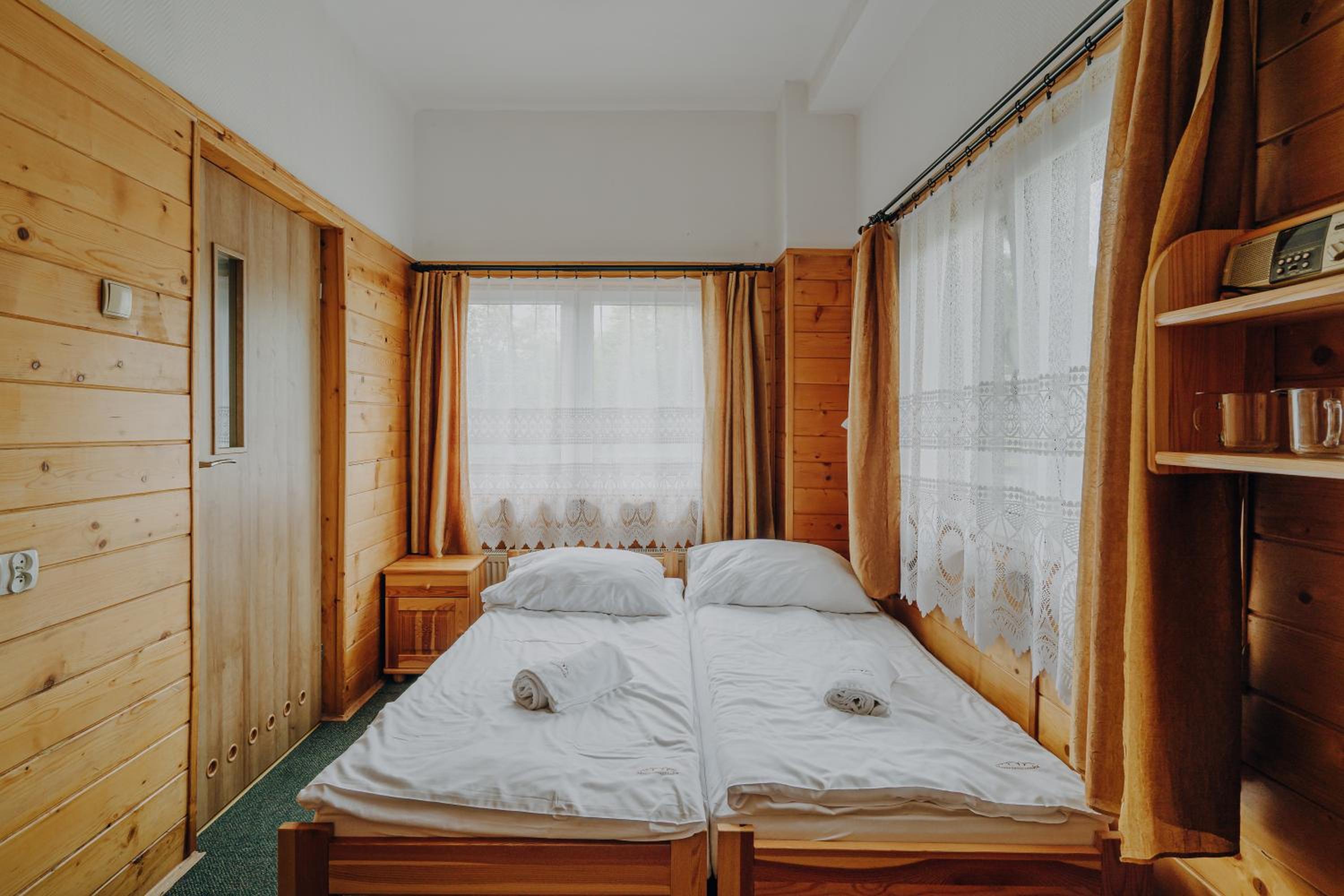Double Room with Mountain View - Photo 2