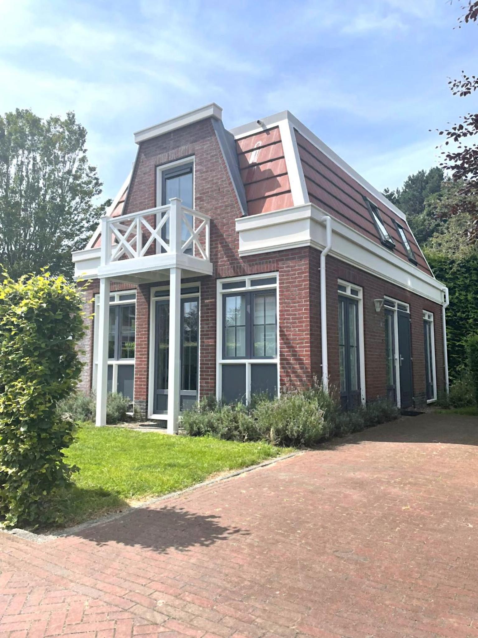 Three-Bedroom House photo 2