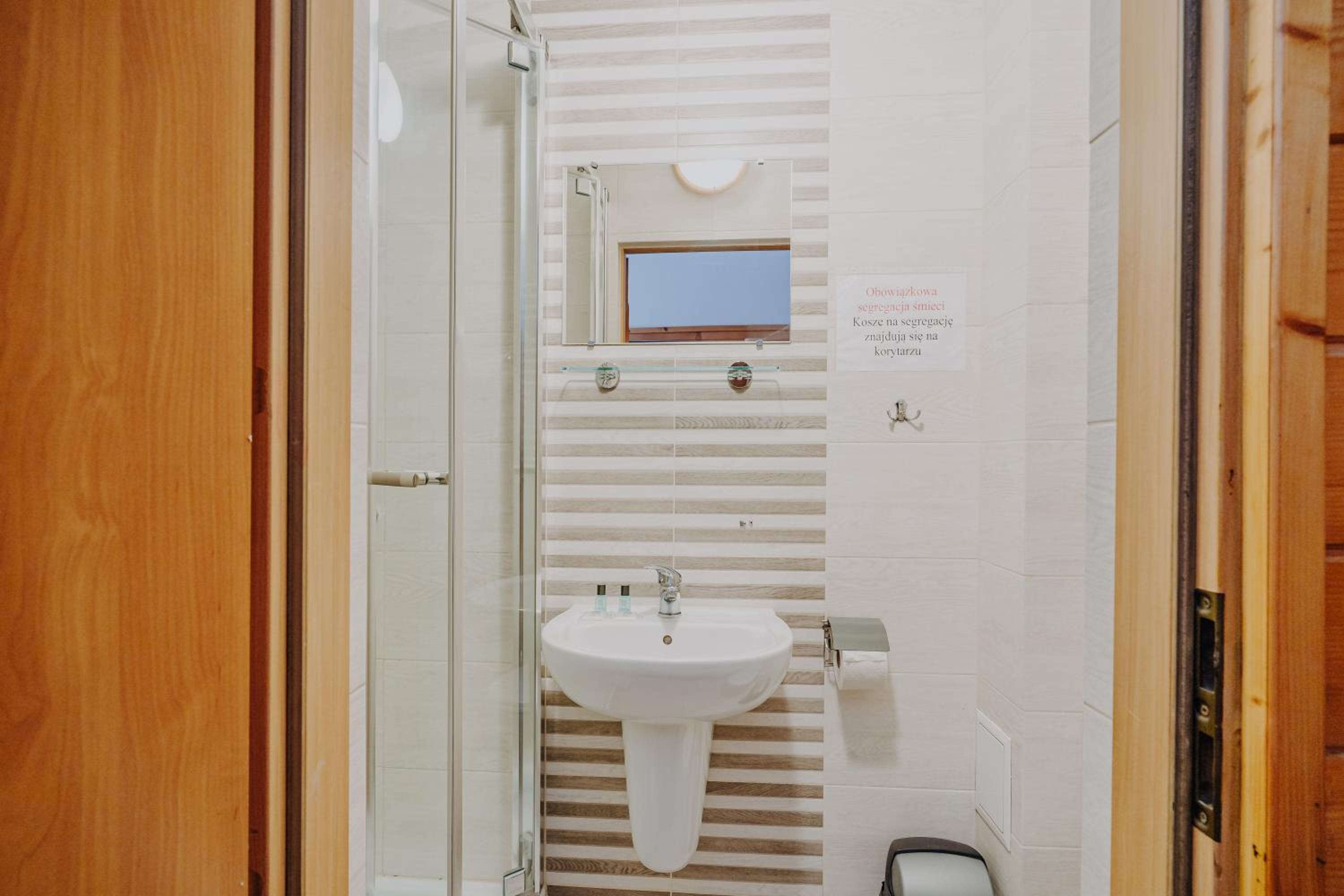 Twin Room with Mountain View - Photo 17
