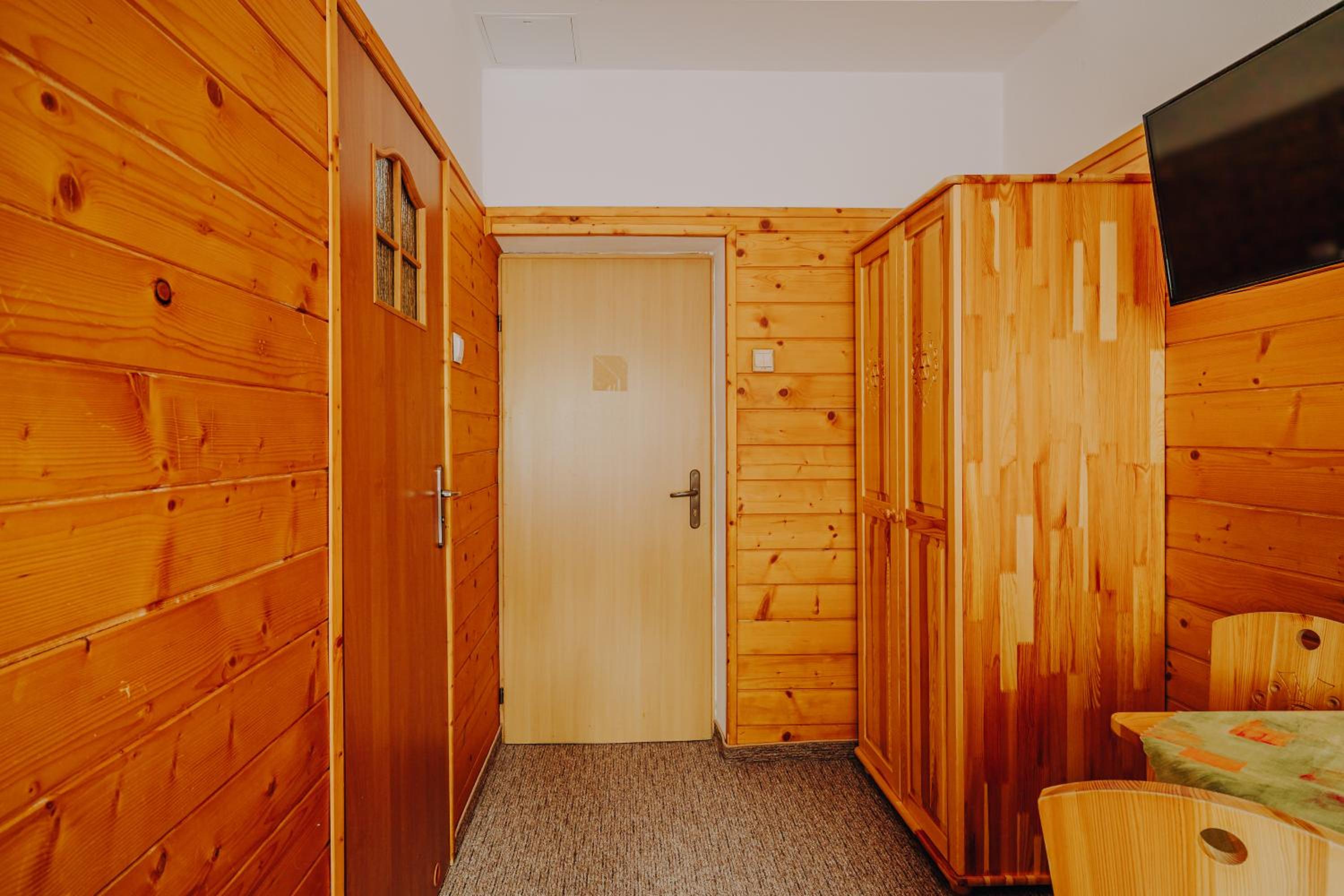 Twin Room with Mountain View - Photo 3