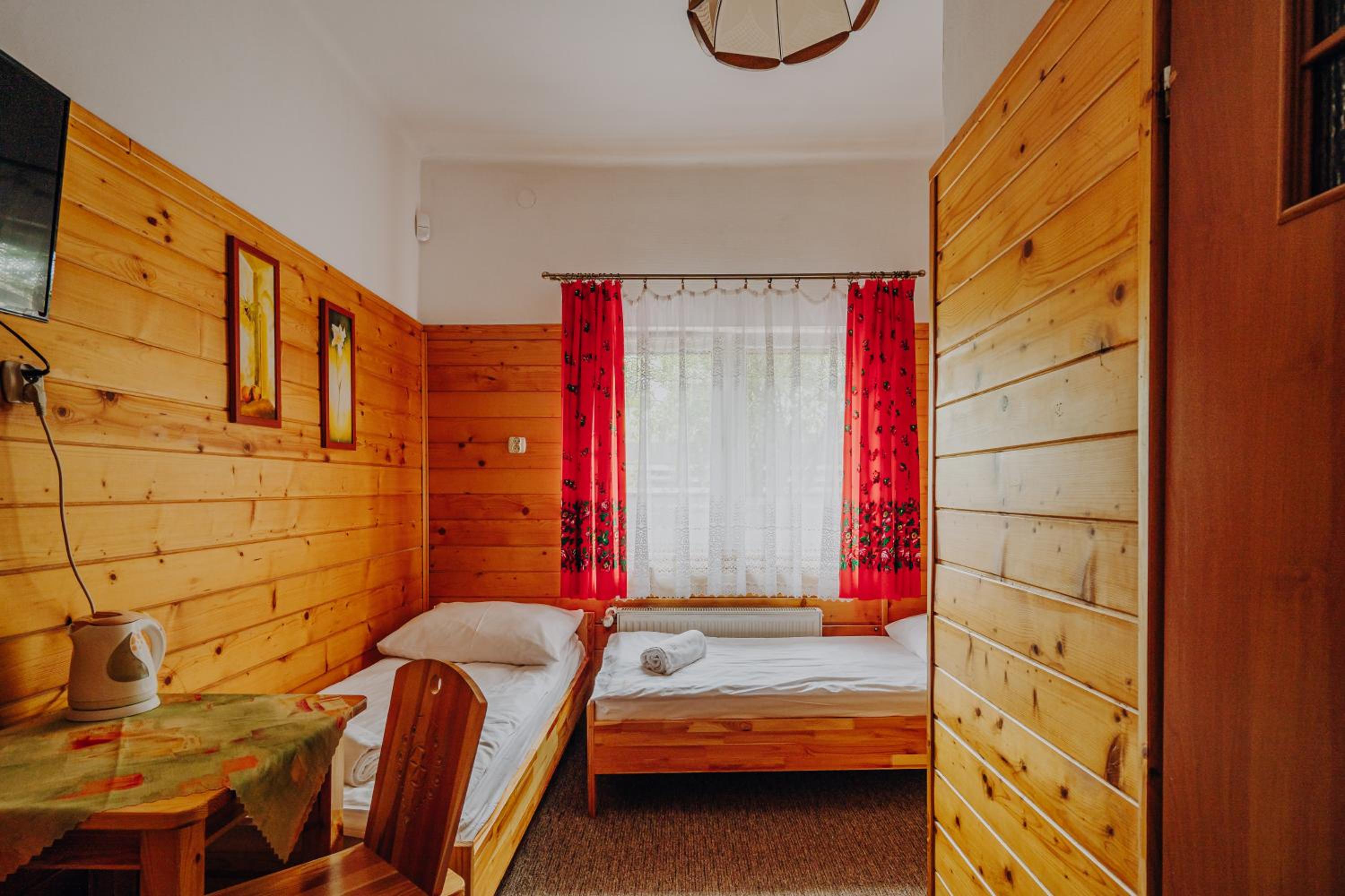 Twin Room with Mountain View - Photo 11