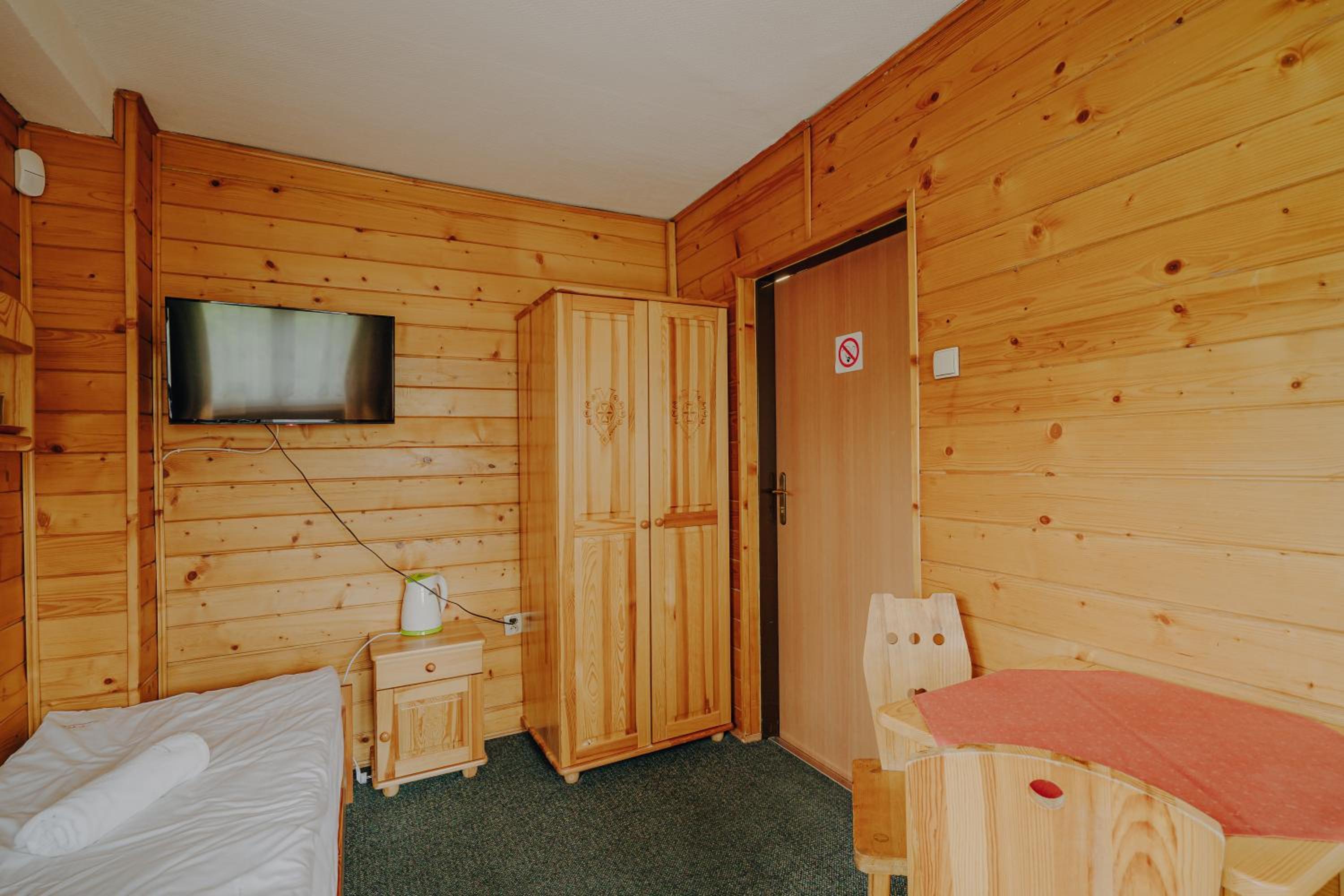 Twin Room with Mountain View - Photo 15