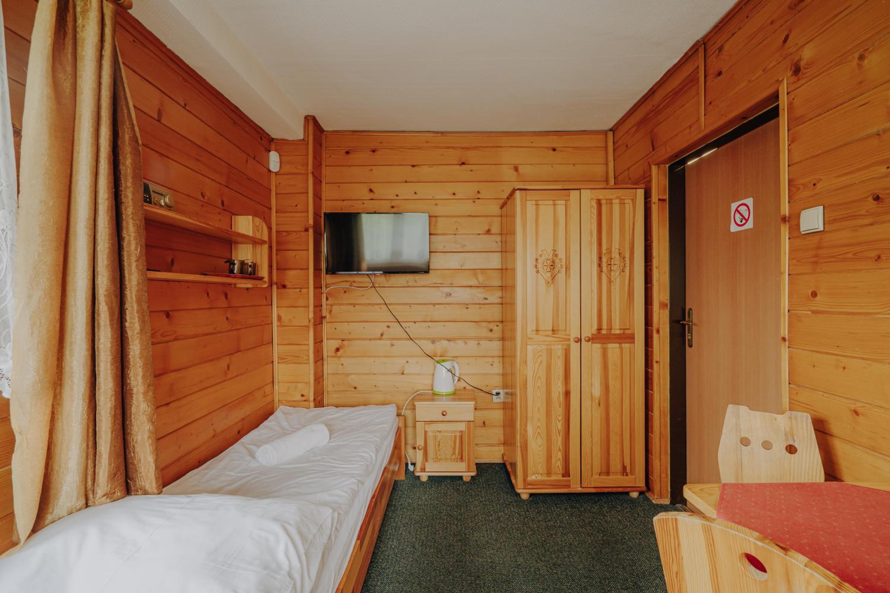 Twin Room with Mountain View - Photo 8