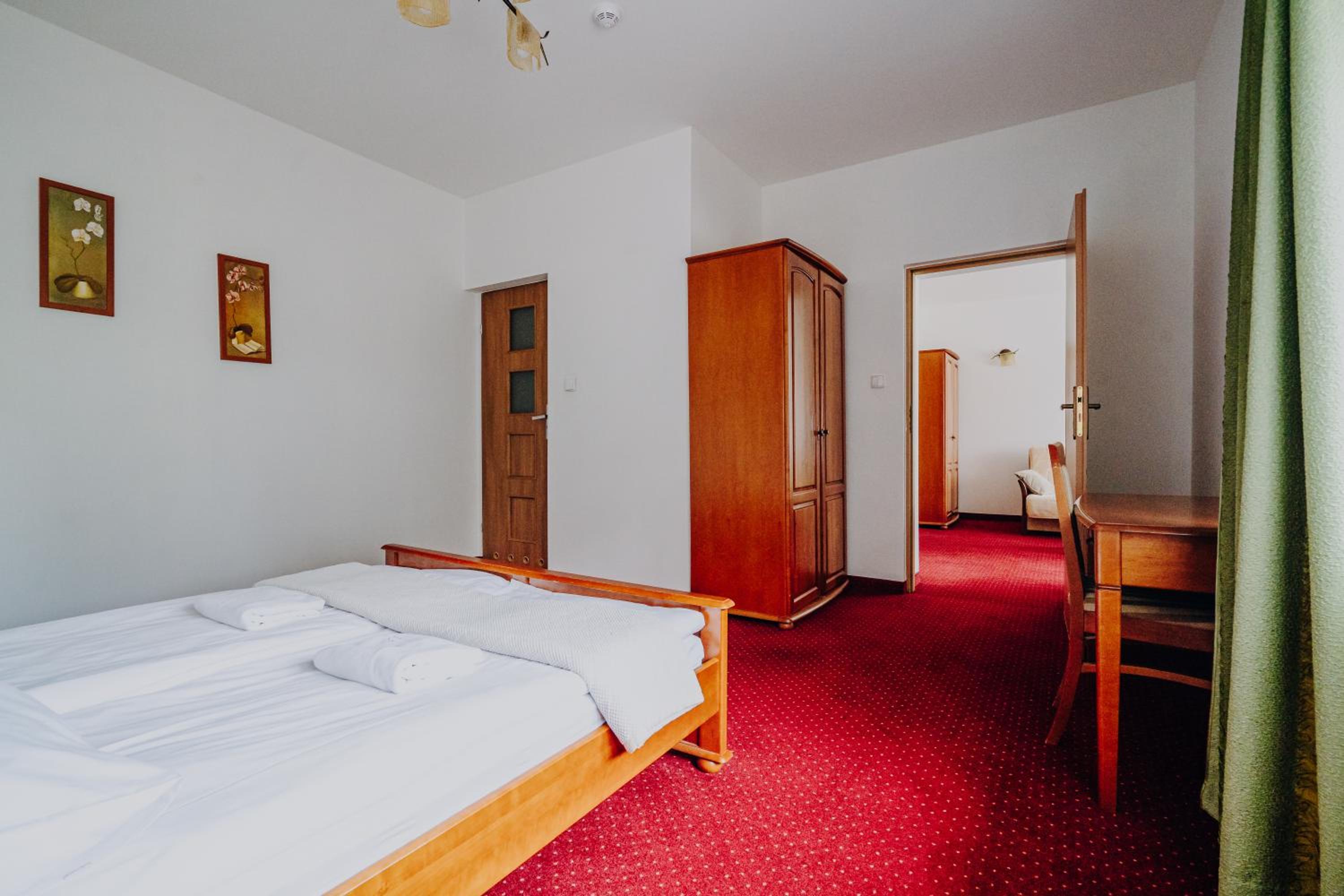 Suite with Mountain View - Photo 14