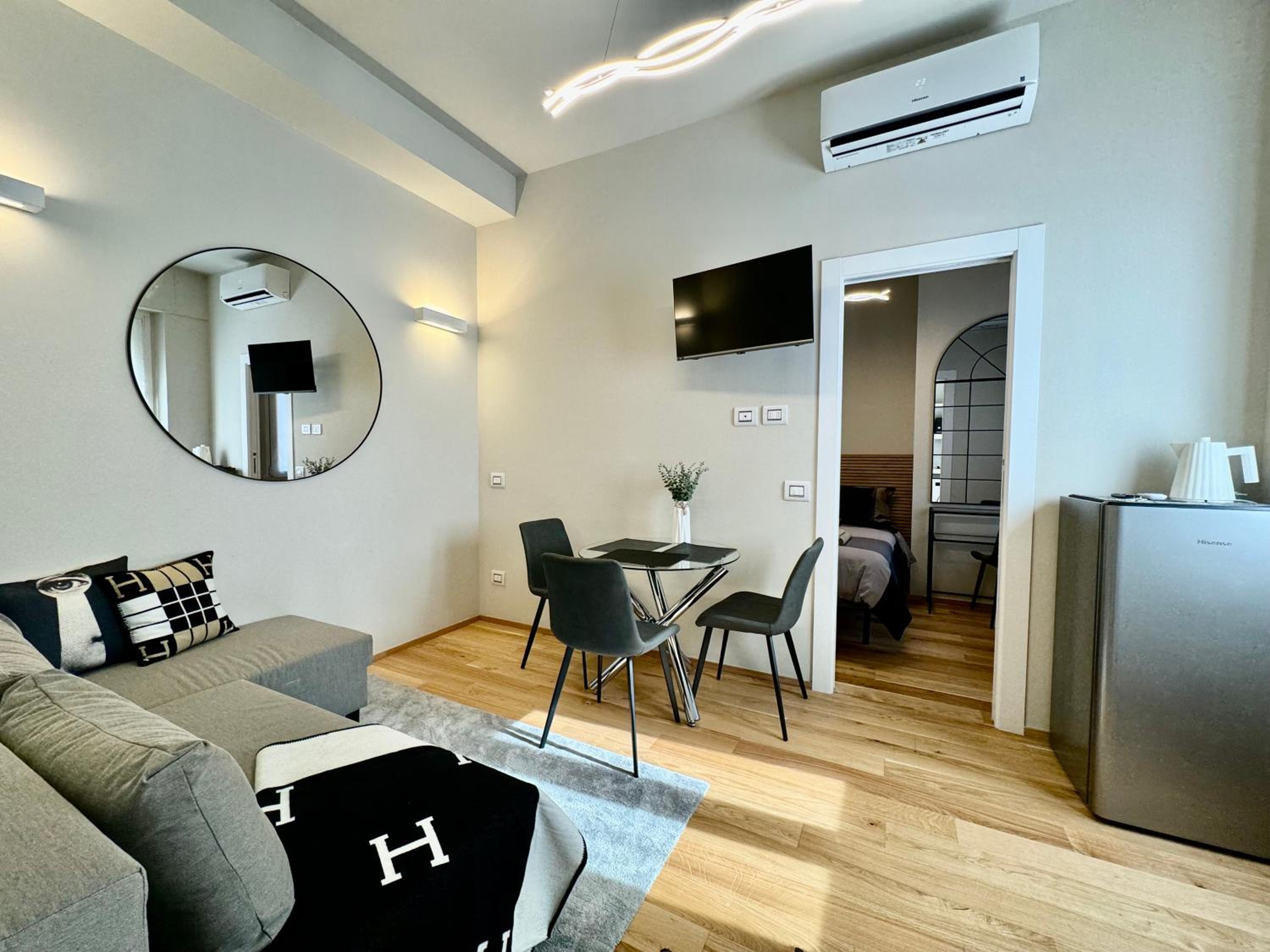 One-Bedroom Apartment