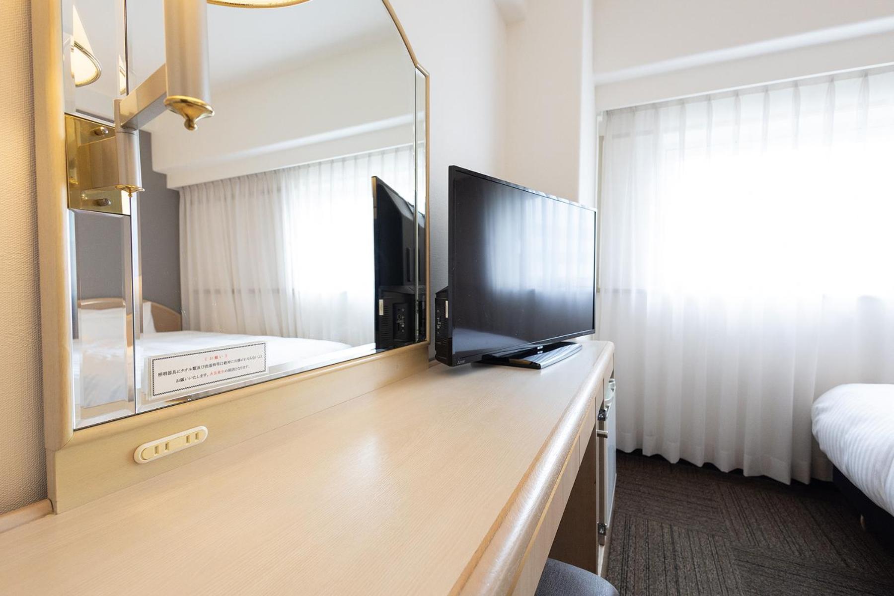 Twin Room - Non-Smoking - Photo 4