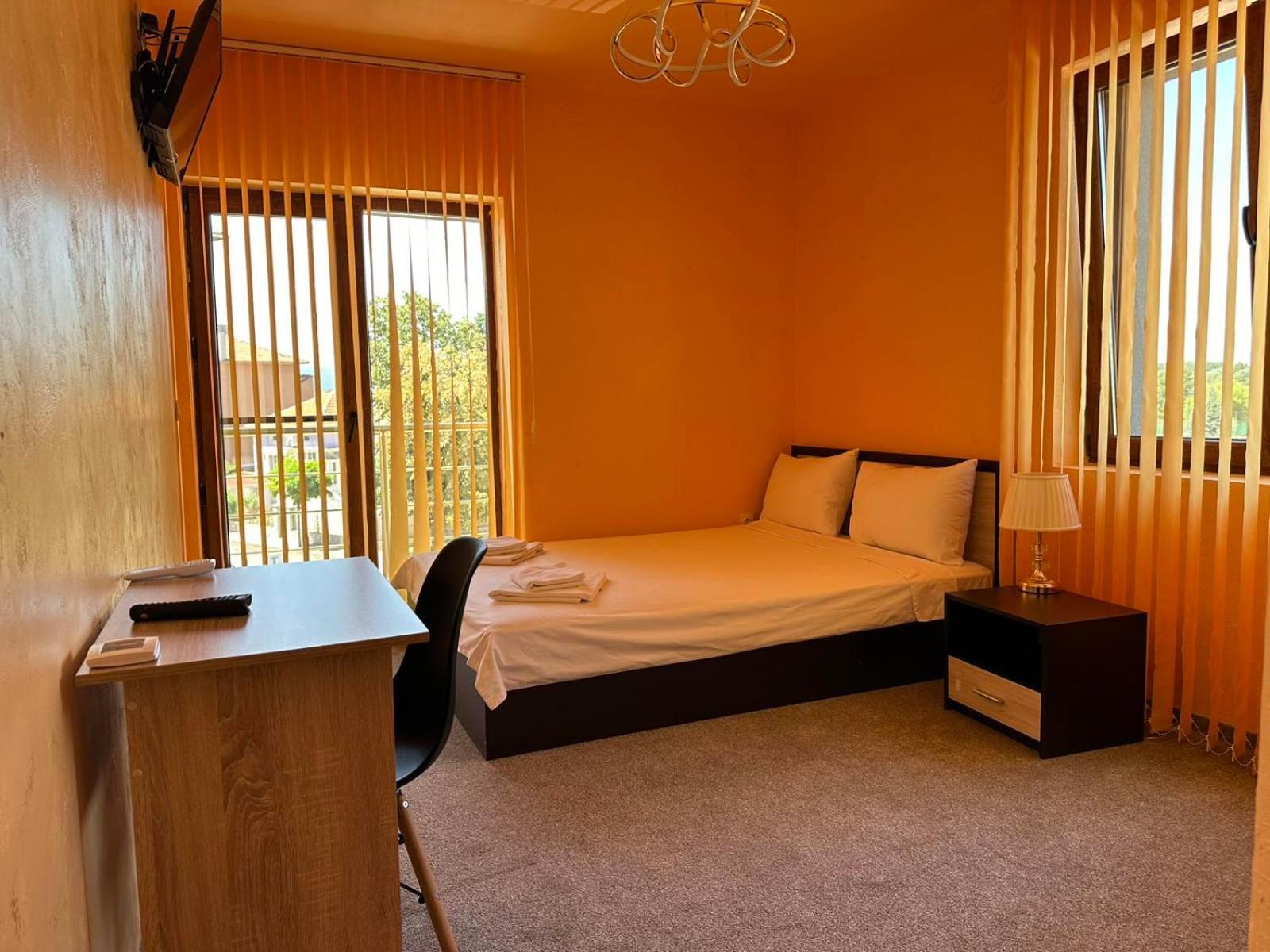 Deluxe Double Room with Balcony photo 2