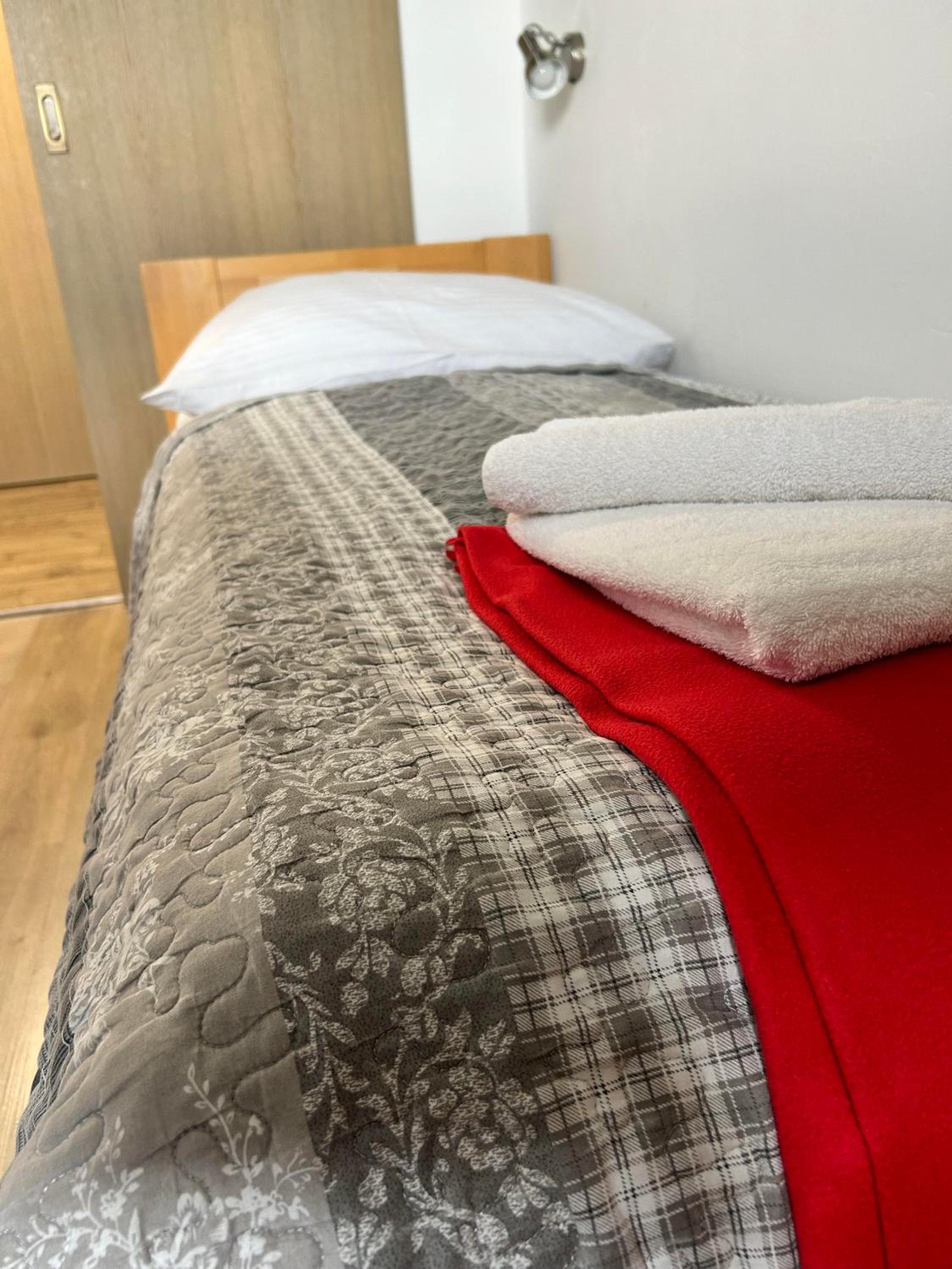 Single Room with Shared Bathroom