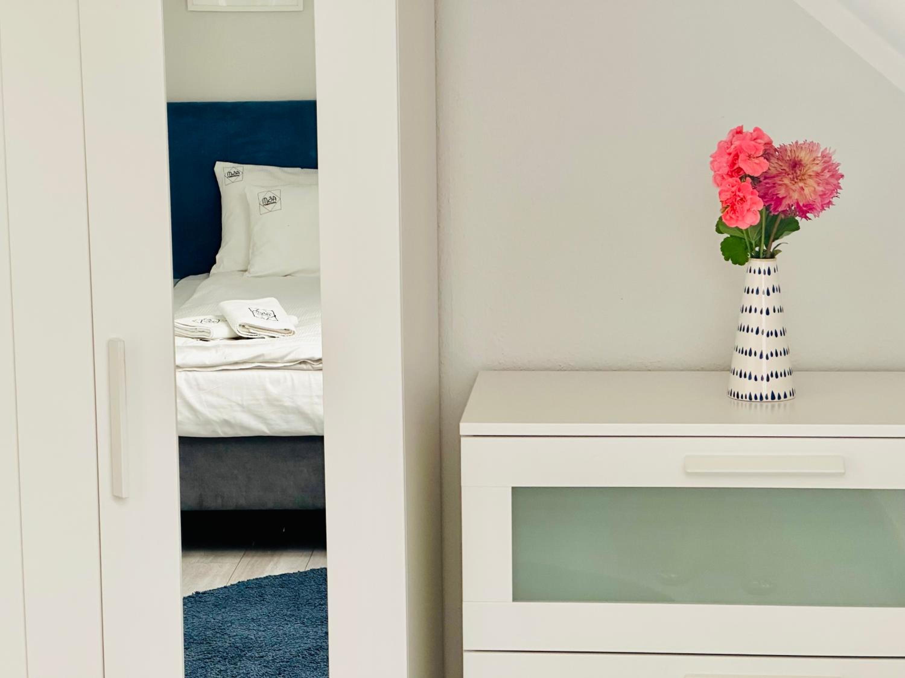 One-Bedroom Apartment - Photo 8