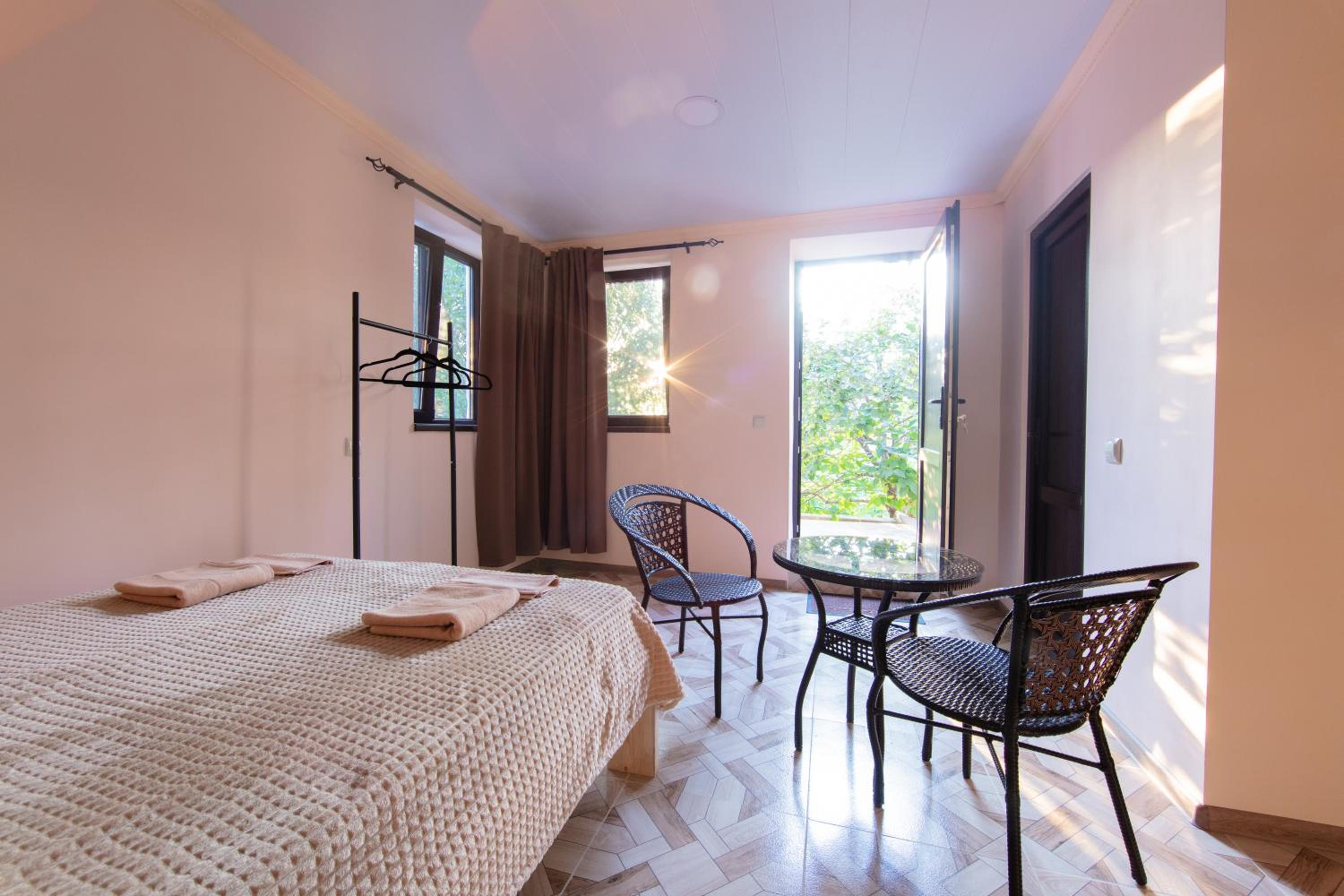 Double Room with Private Bathroom photo 1