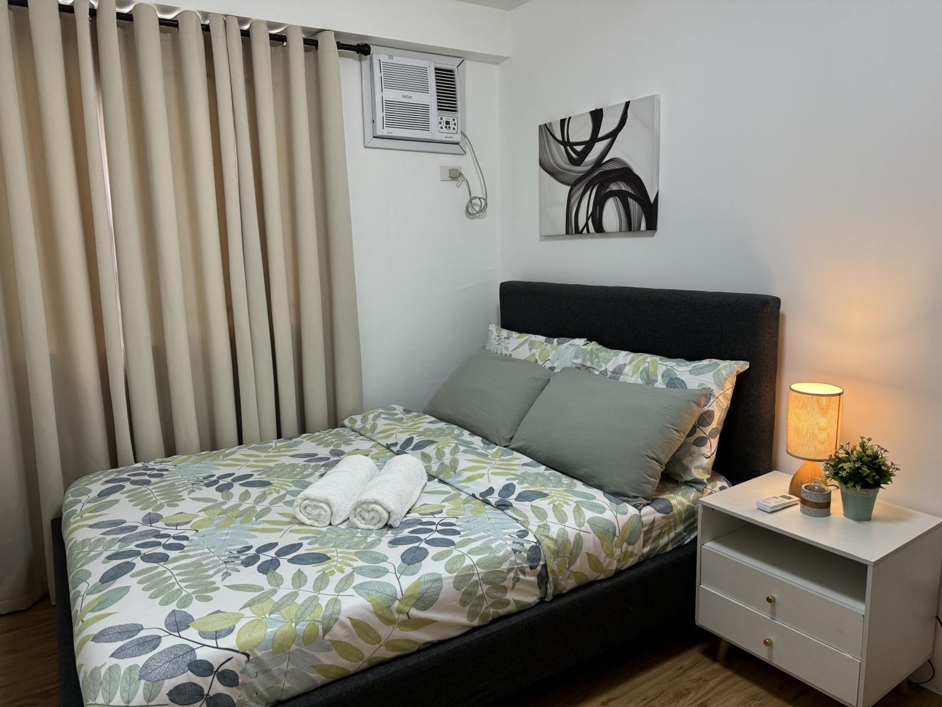 One-Bedroom Apartment photo 1