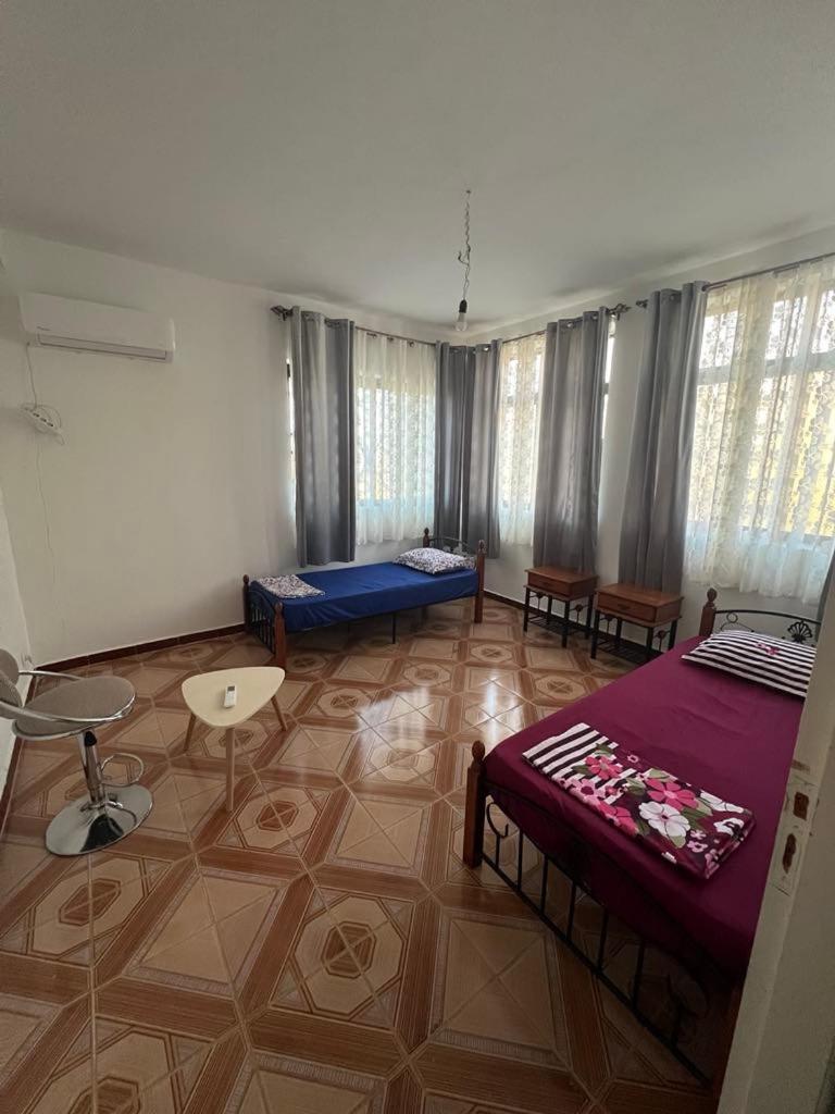 Three-Bedroom Apartment With Mountain View photo 1