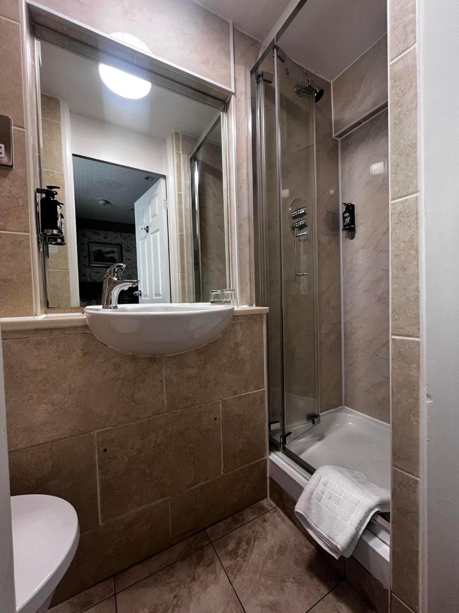 Small Single Room photo 2