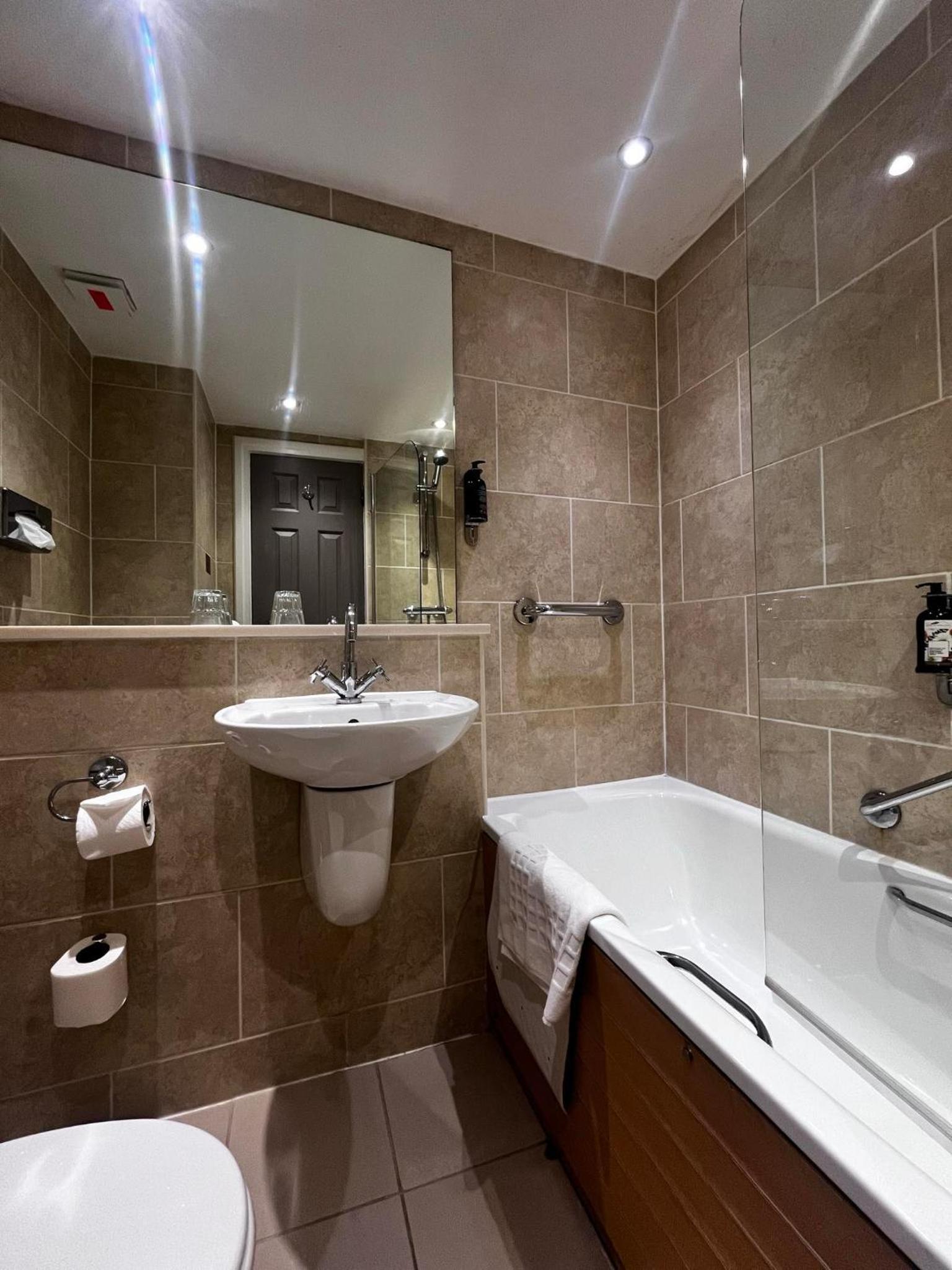 Classic Double or Twin Room - Photo 3