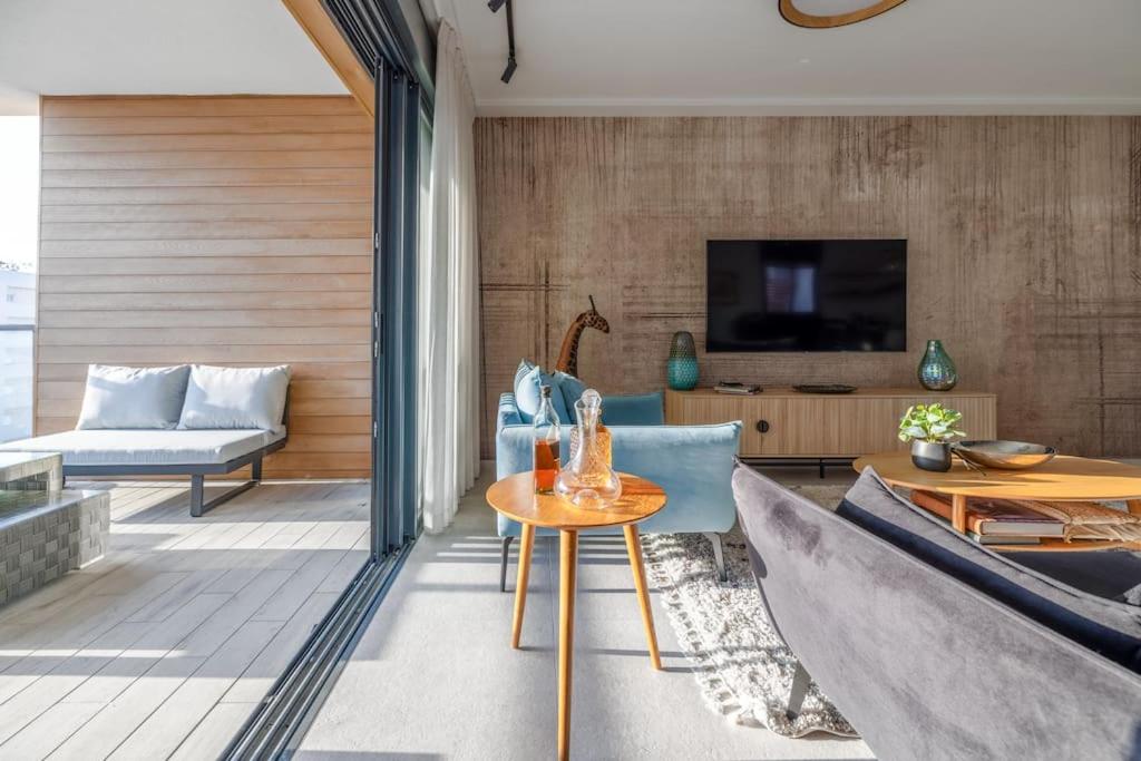 Three-Bedroom Apartment with Harbor View photo 3
