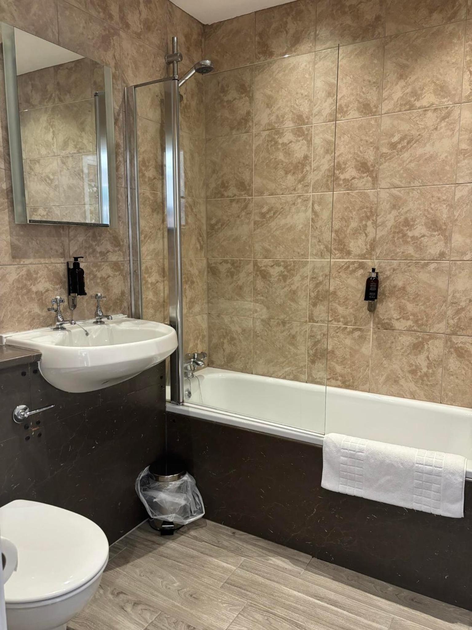 Coach House Twin or Double - Annex External entry stairs only - Photo 2