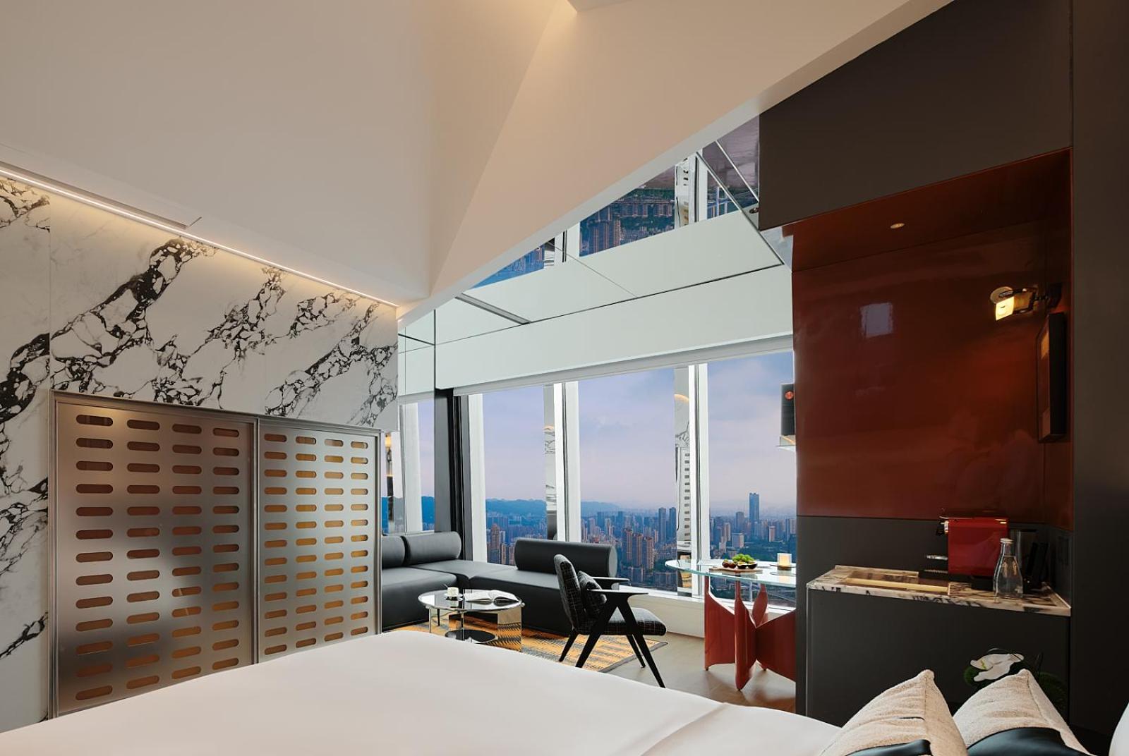 Golden Tower - River View Twin Room photo 3