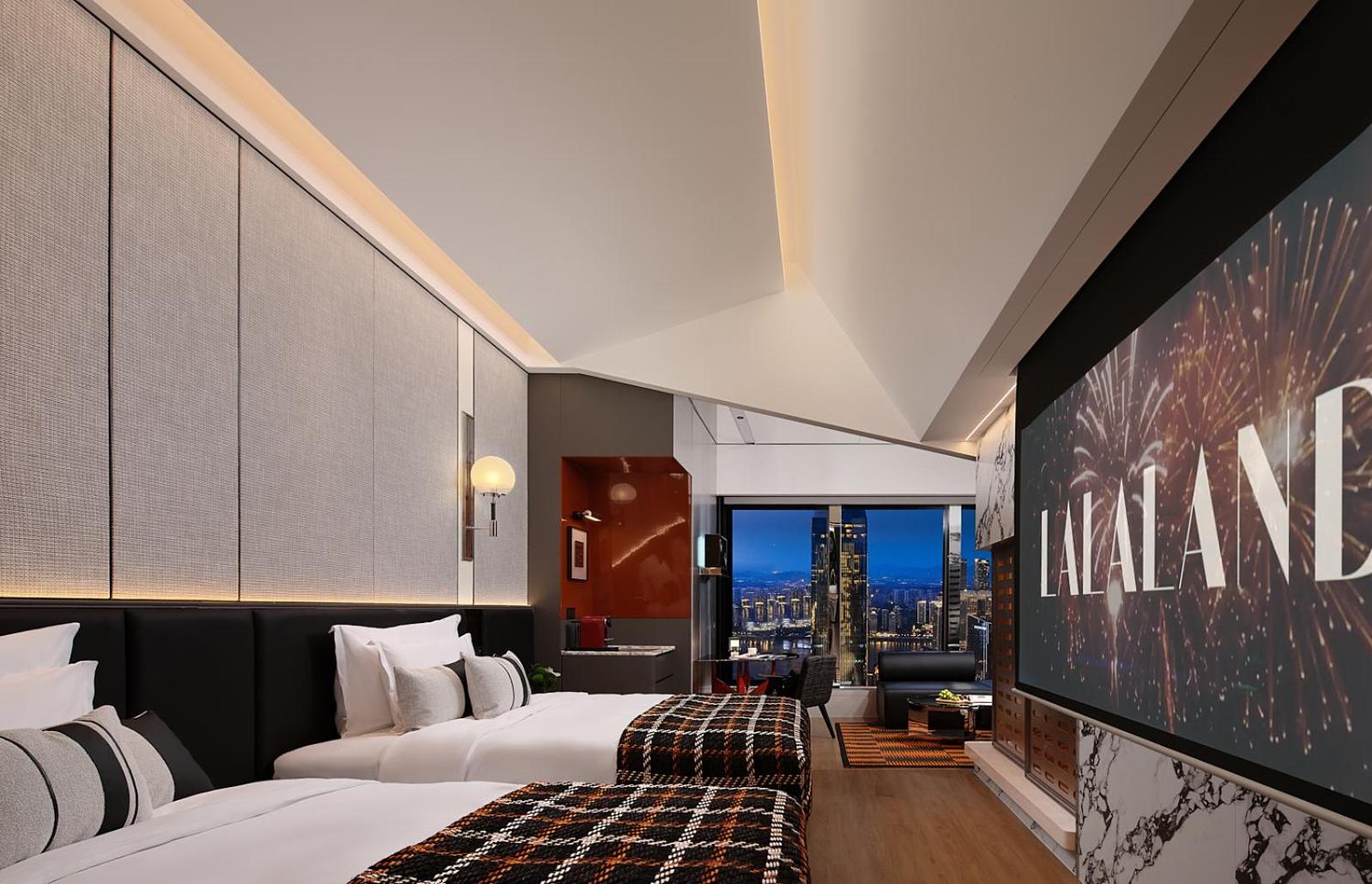 Golden Tower - River View Twin Room photo 1
