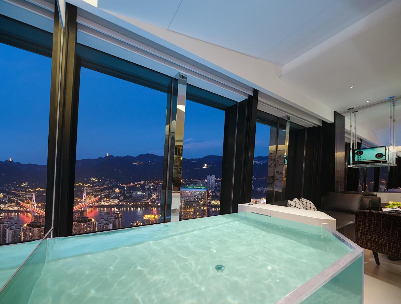 Twilight Tower - River View King Room photo 2