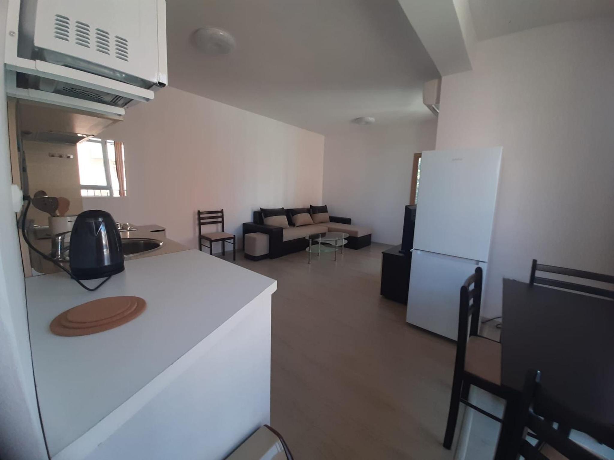 One-Bedroom Apartment photo 2