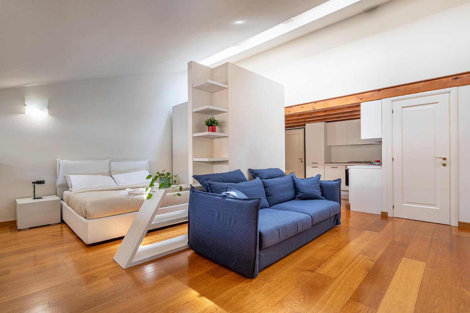 One-Bedroom Apartment photo 1
