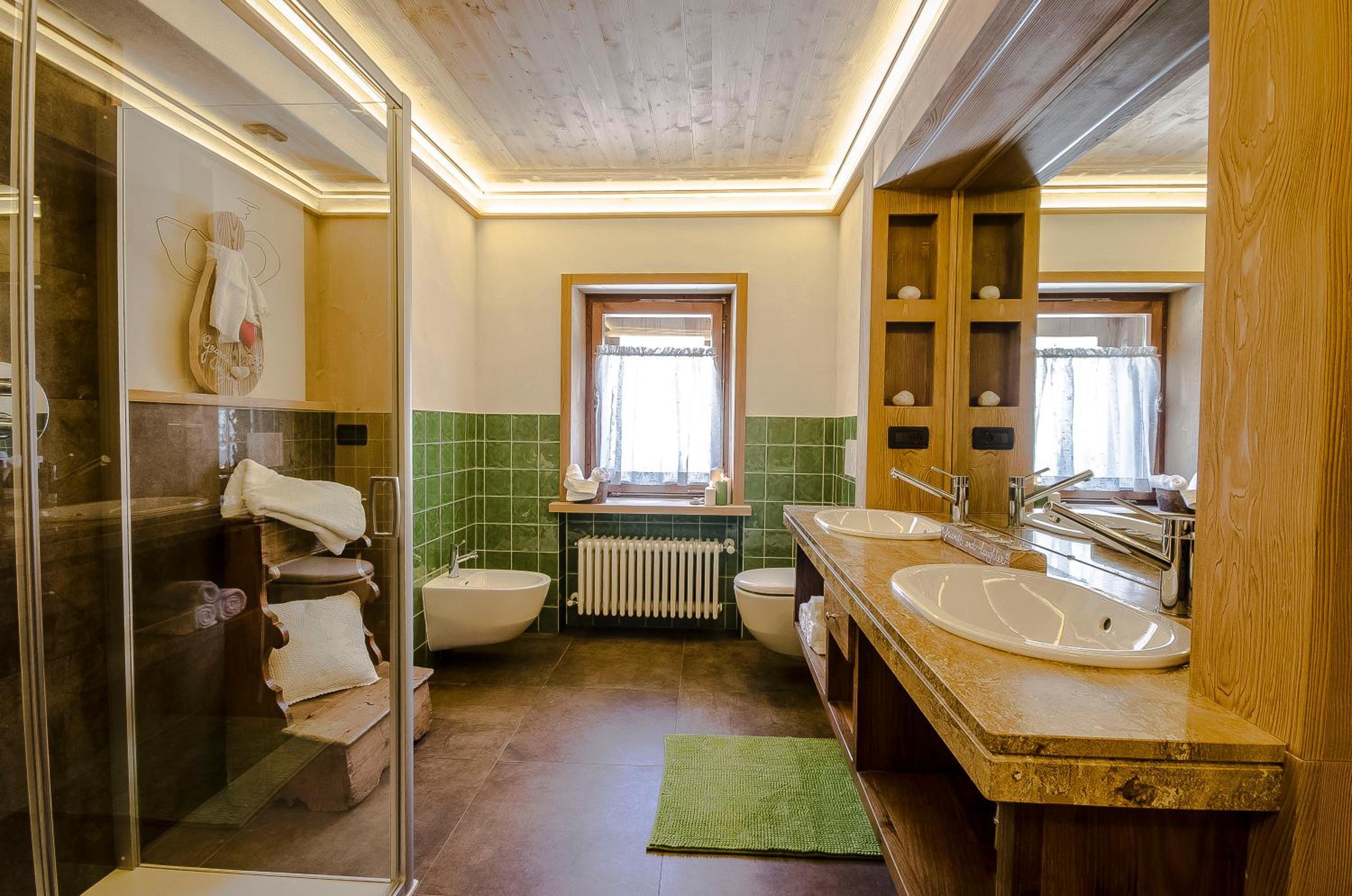 Deluxe Quadruple Room with Mountain View photo 3