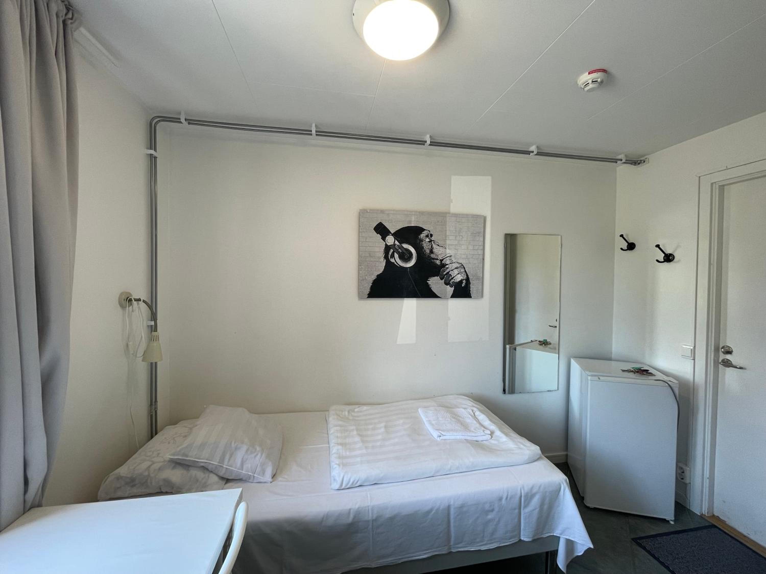 Twin Room with Private Bathroom - Photo 2