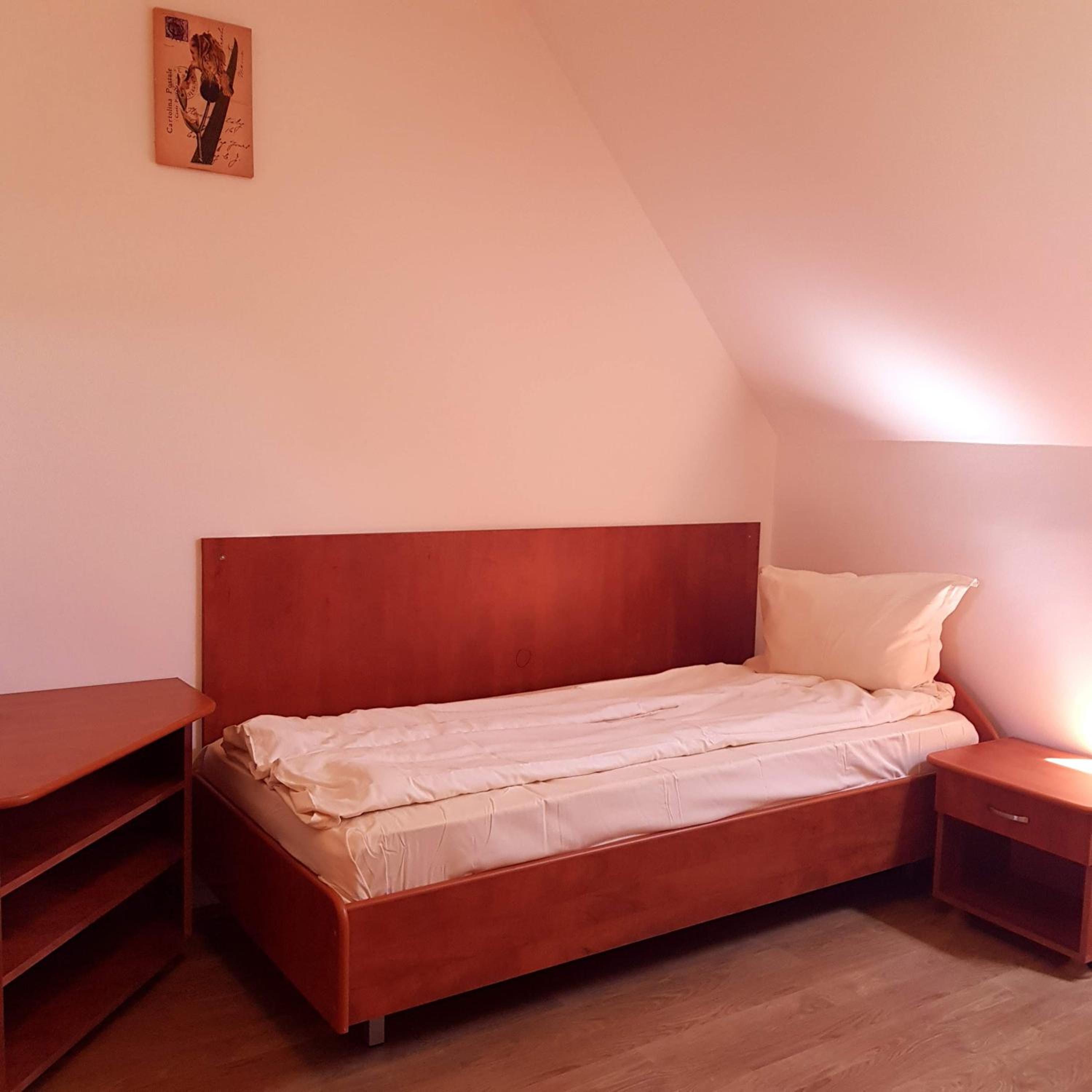 Economy Twin Room photo 1