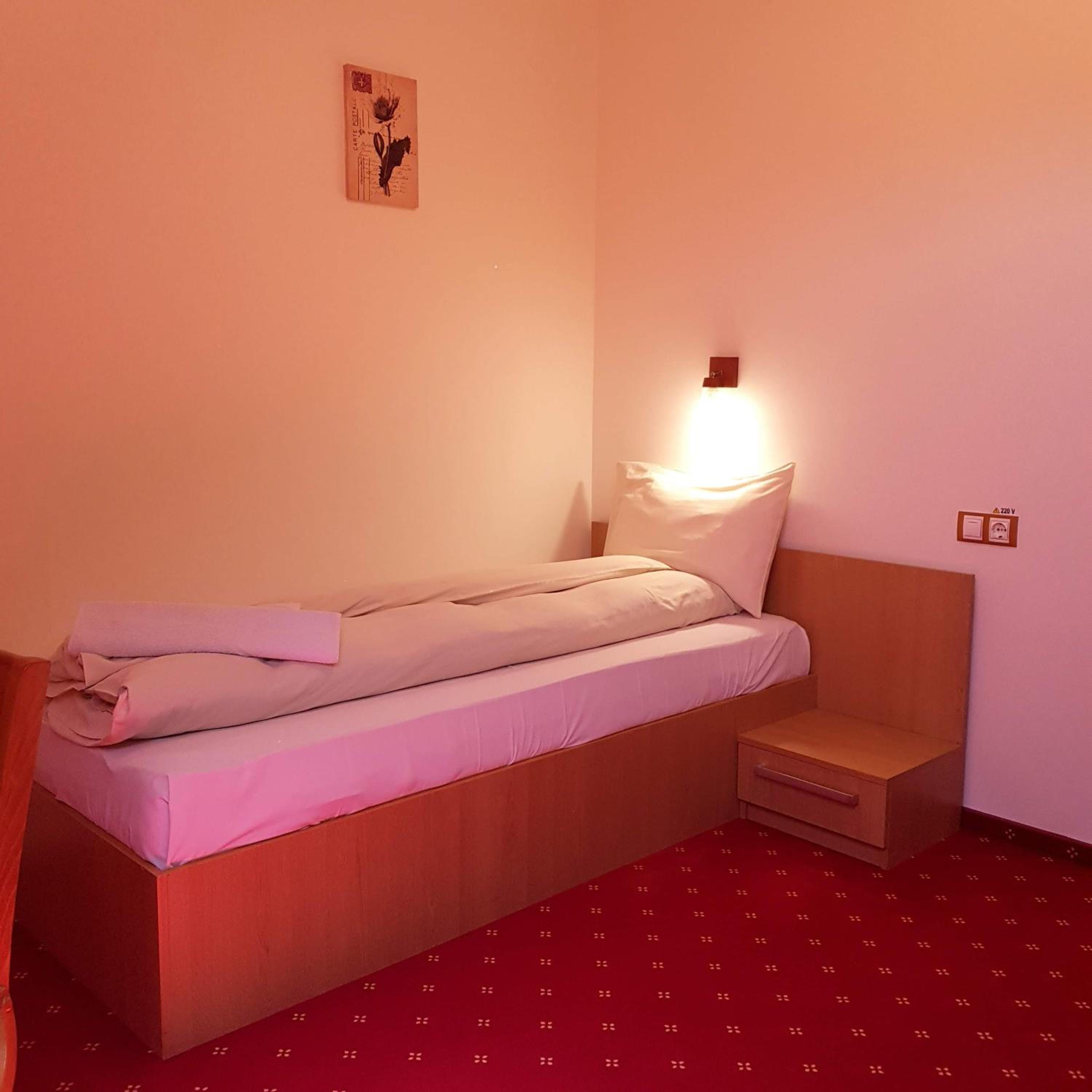 Single Room photo 2