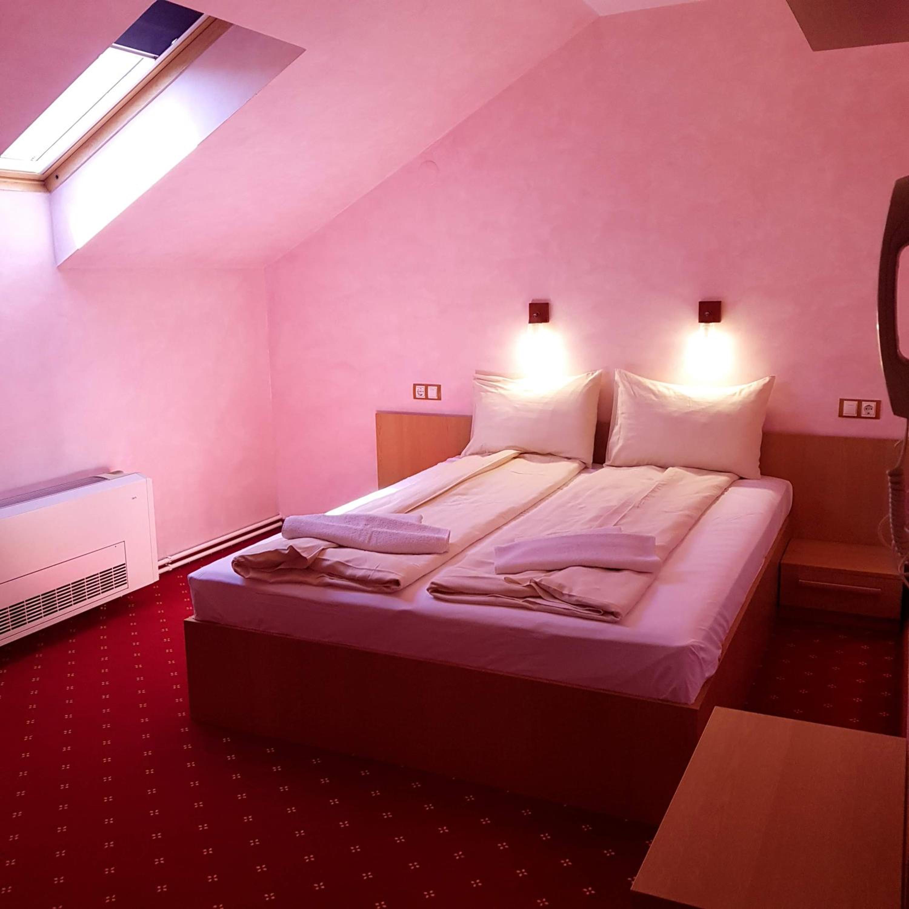 Double Room with Private Bathroom photo 1