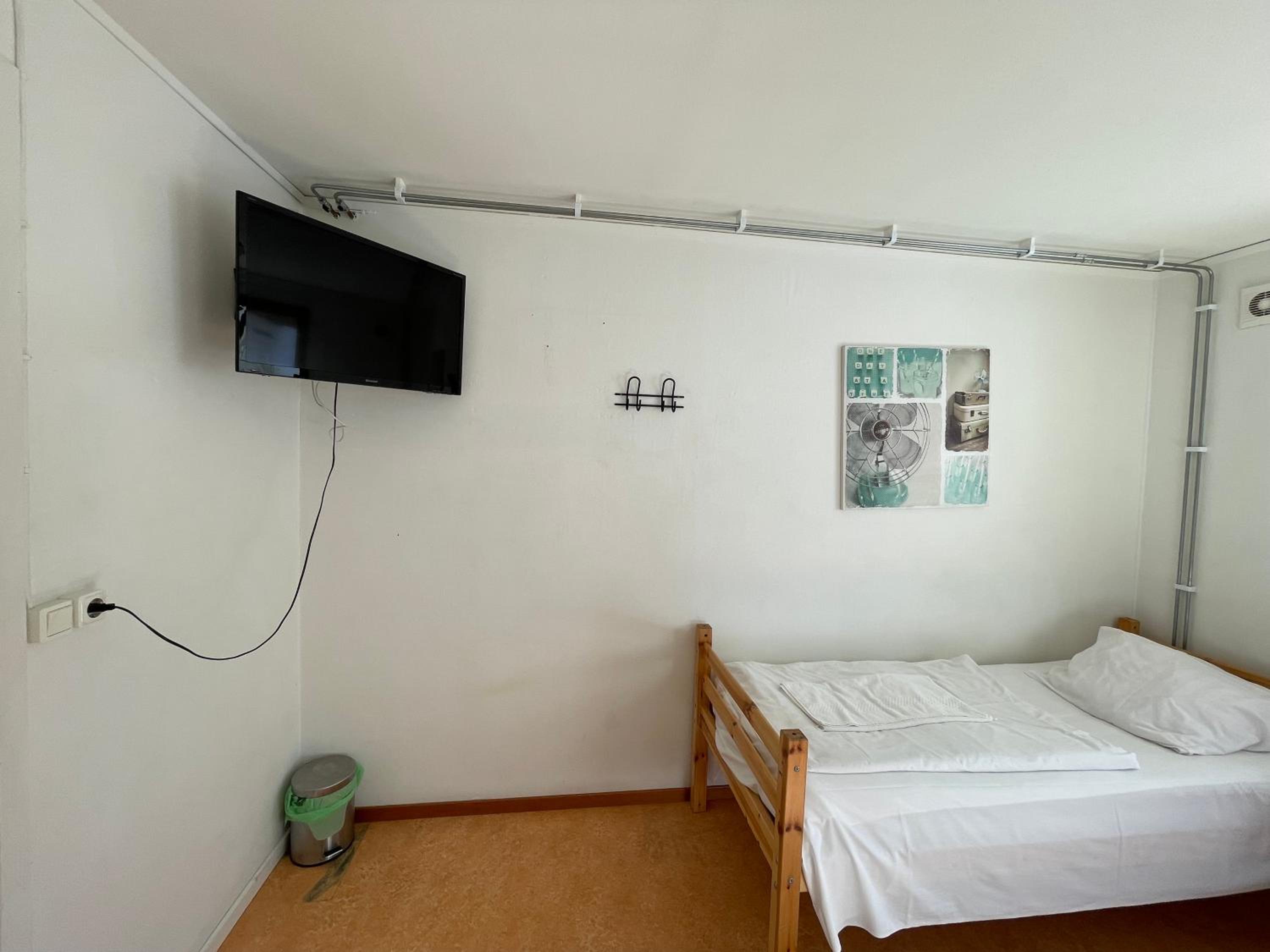 Twin Room with Shared Bathroom photo 3