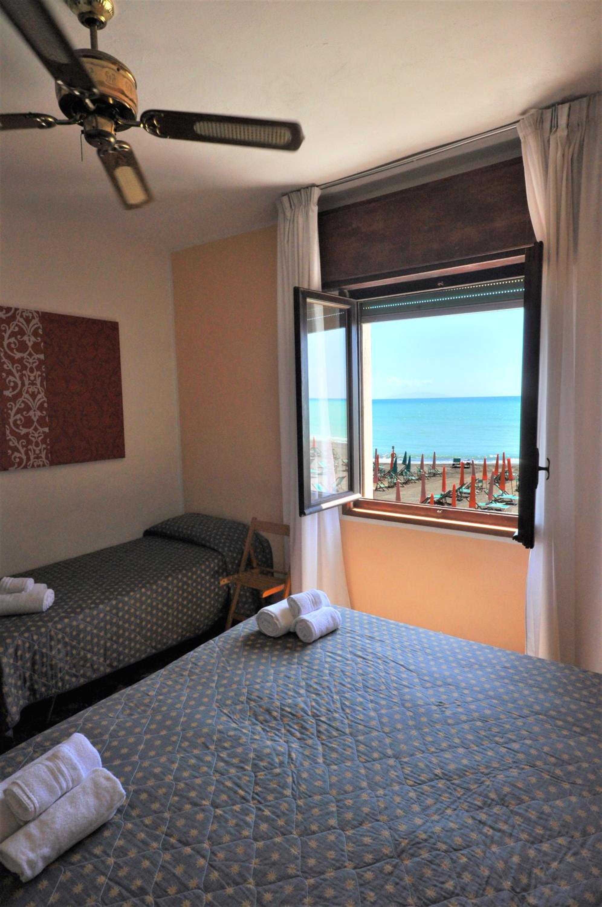 Triple Room with Sea View photo 3