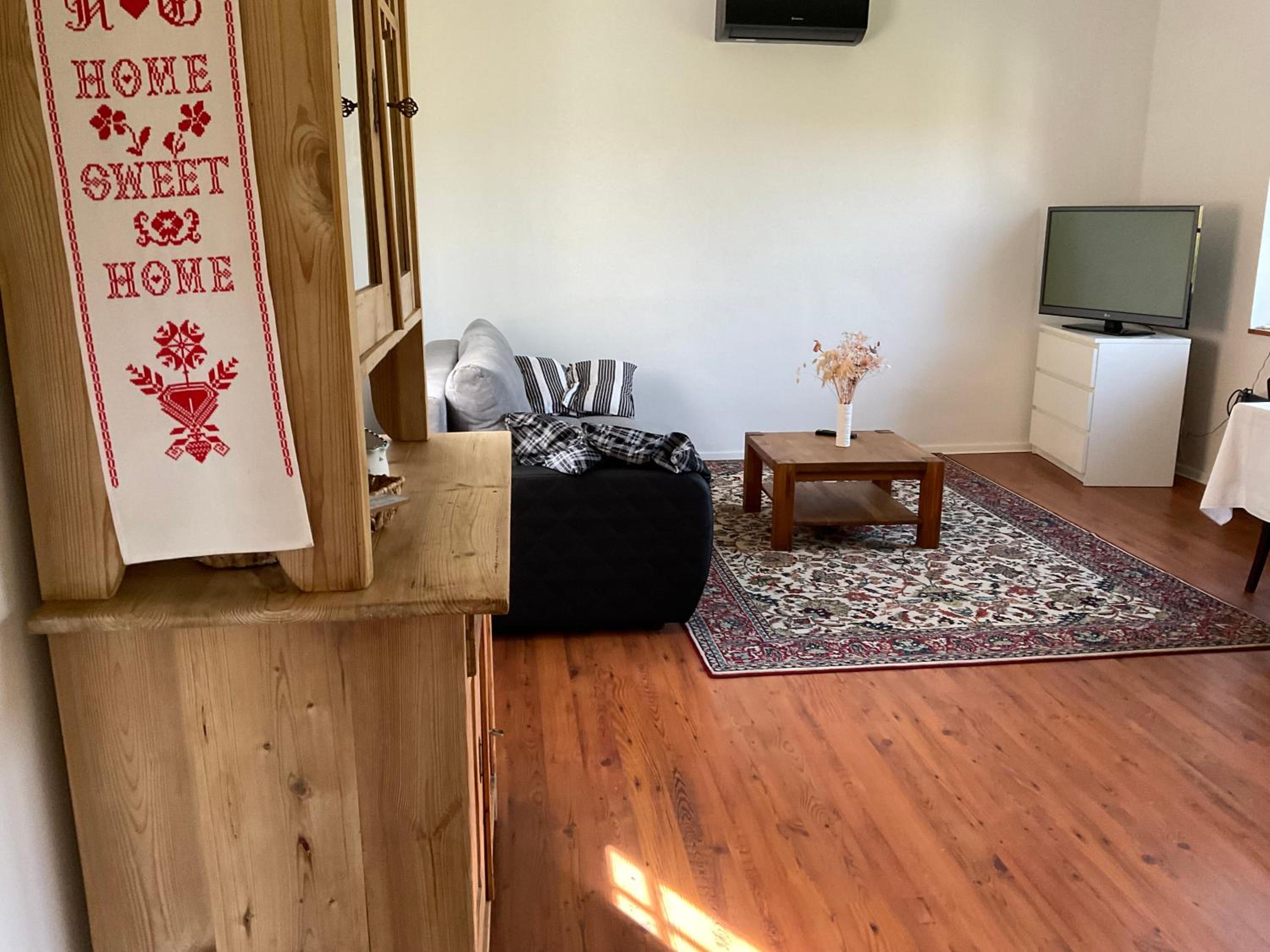 One-Bedroom House photo 1