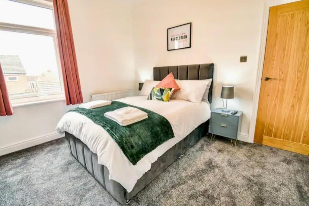 Four-Bedroom House photo 2