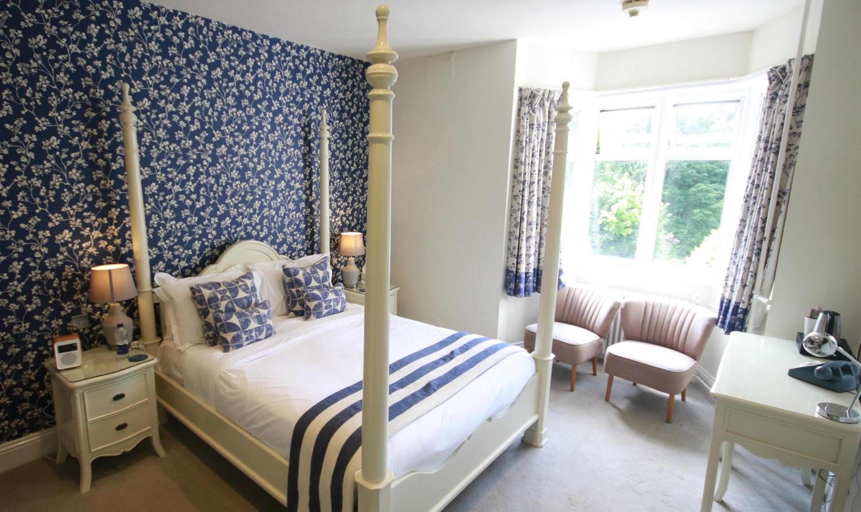 Double Room with Four Poster Bed photo 1